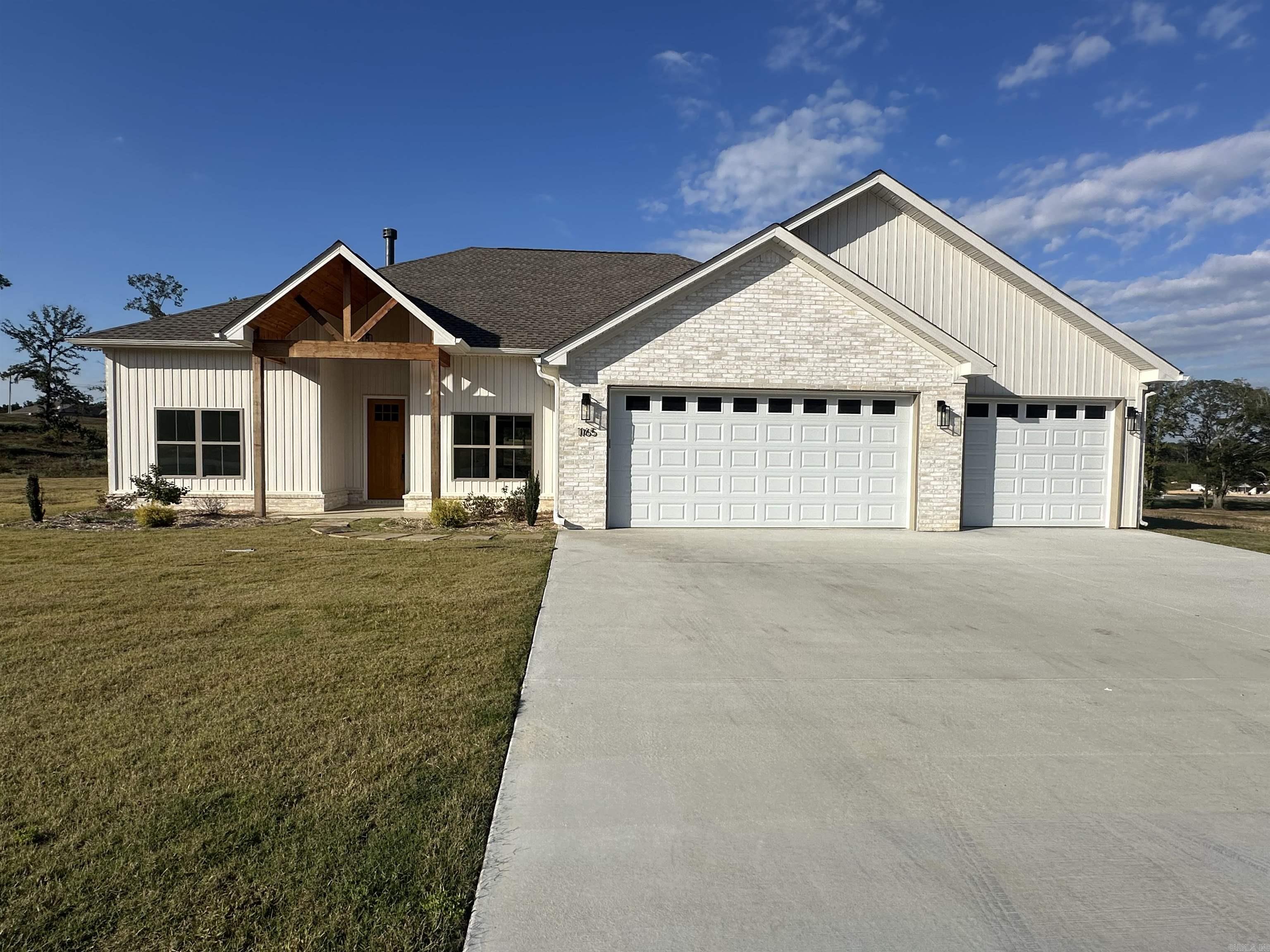 1165 Duke  Bauxite, AR