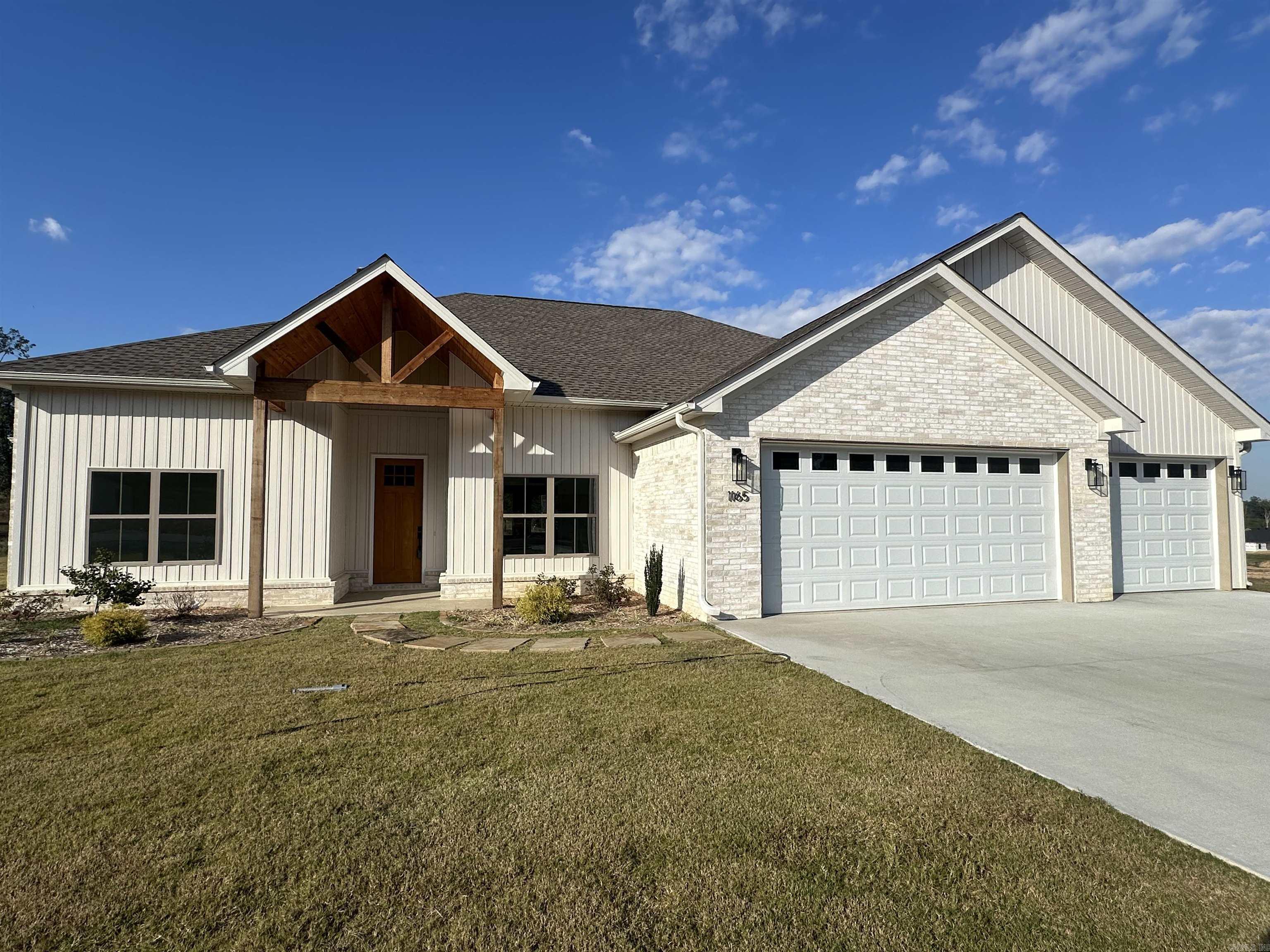 1165 Duke  Bauxite, AR