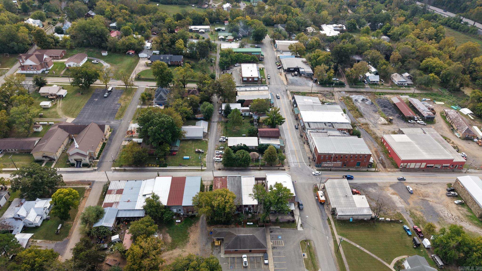 211 Oak Street  Leslie, AR