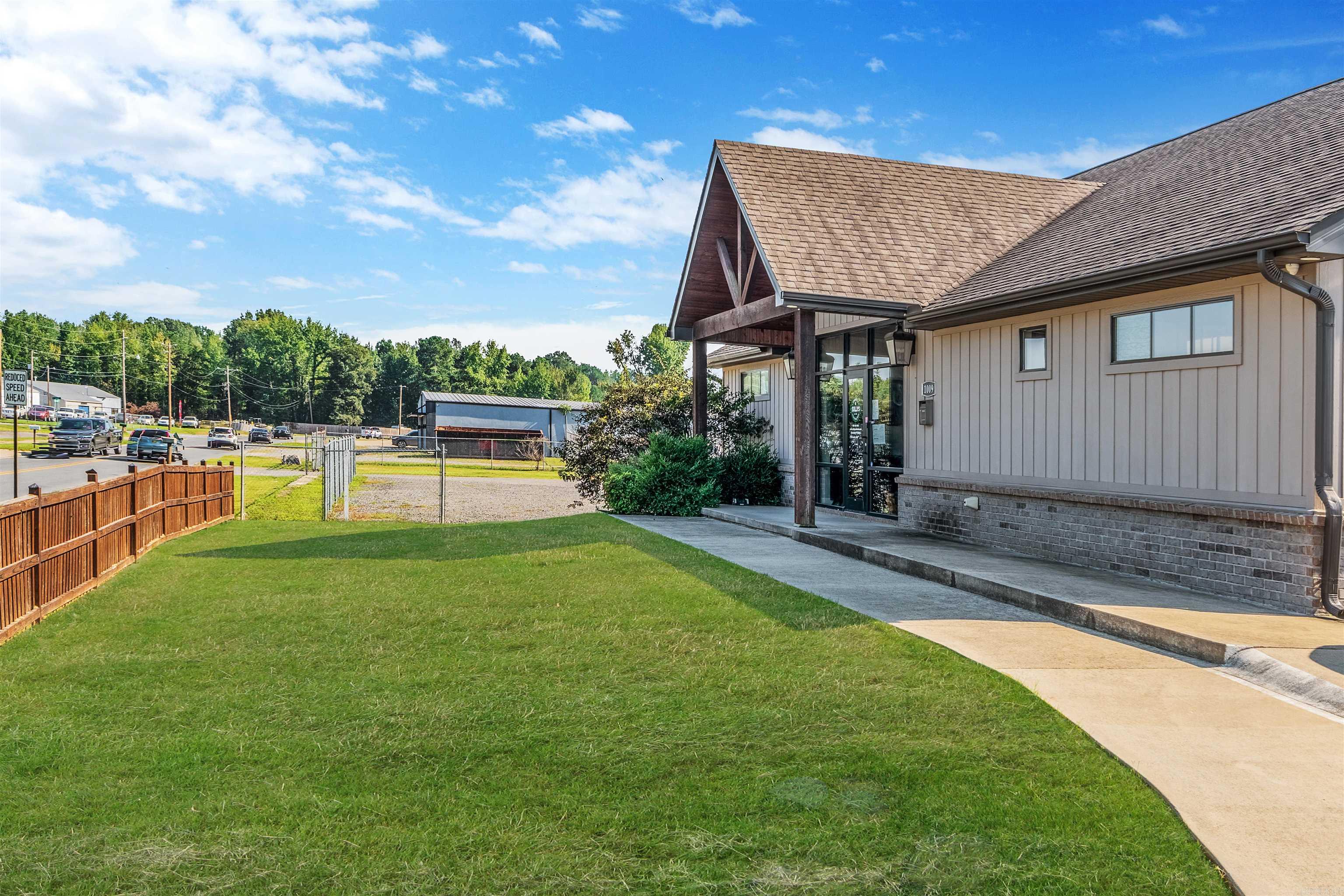 1009 S Redmond  Jacksonville, AR