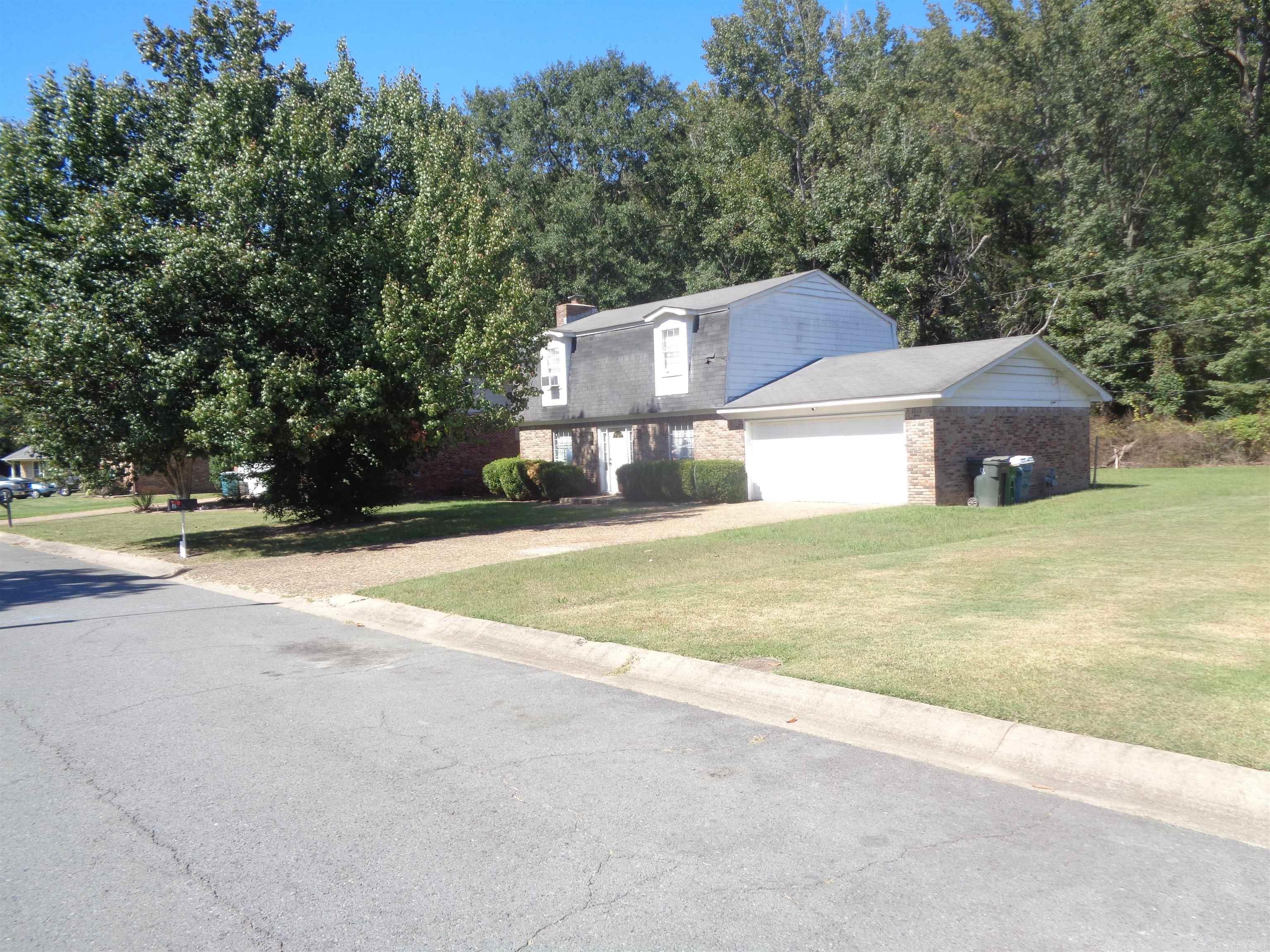 3 Renee  Little Rock, AR