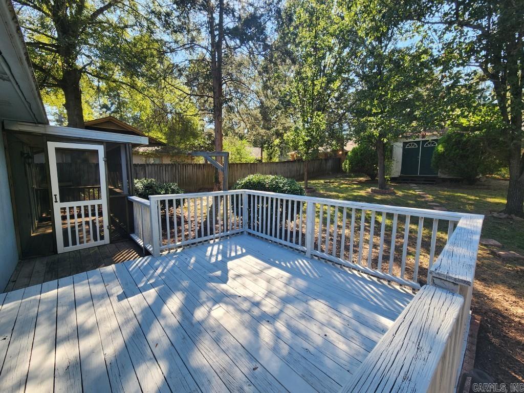9 Smoking Oaks  Maumelle, AR