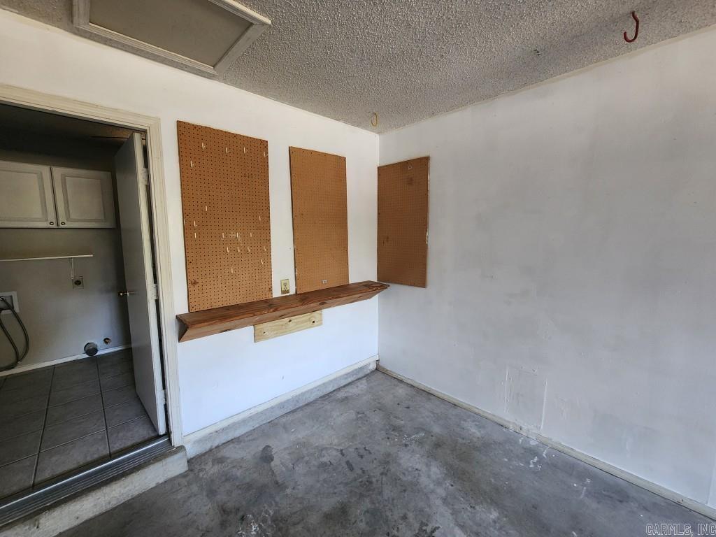 9 Smoking Oaks  Maumelle, AR