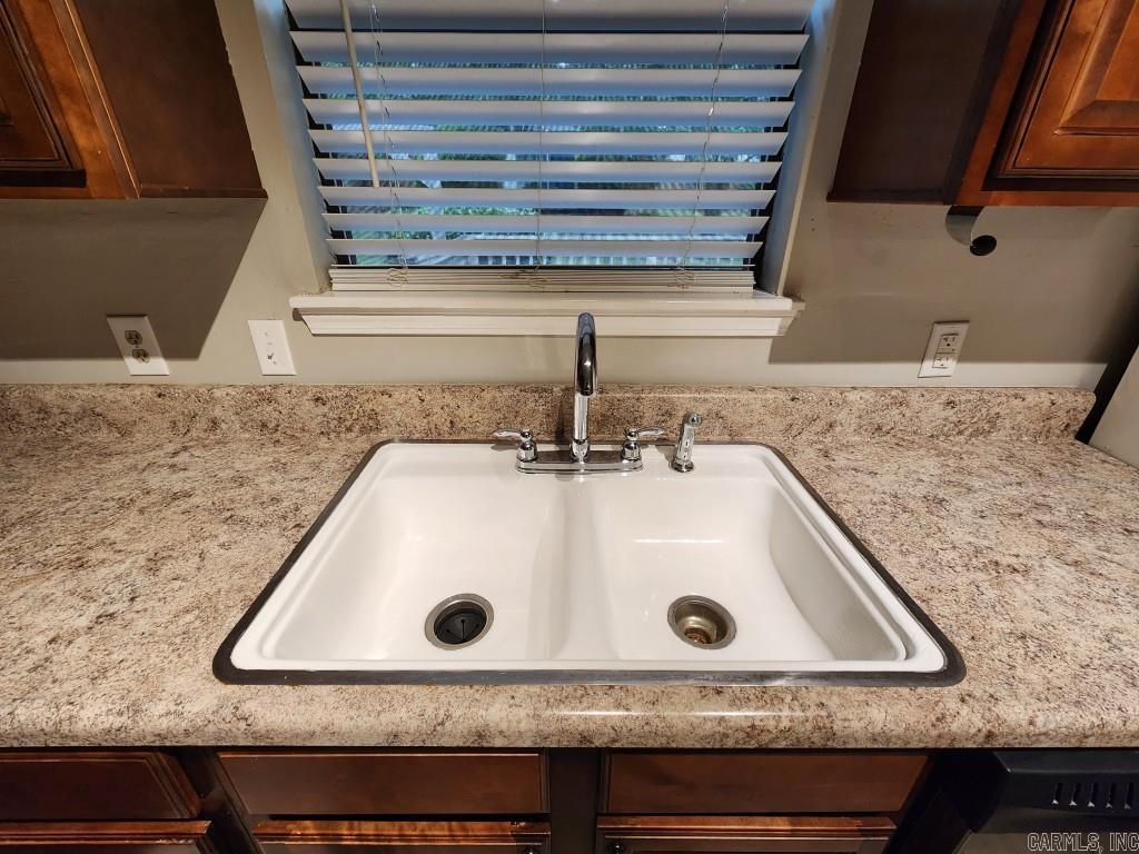 9 Smoking Oaks  Maumelle, AR