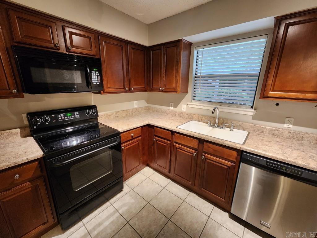 9 Smoking Oaks  Maumelle, AR