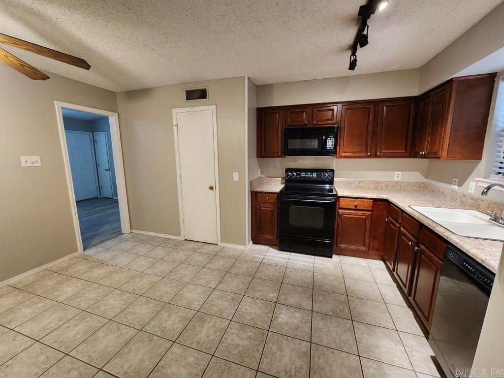 9 Smoking Oaks  Maumelle, AR