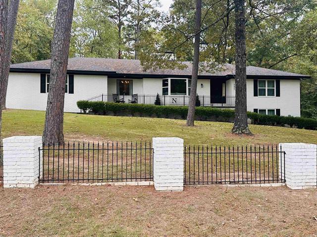 137 N Pine  Mount Ida, AR