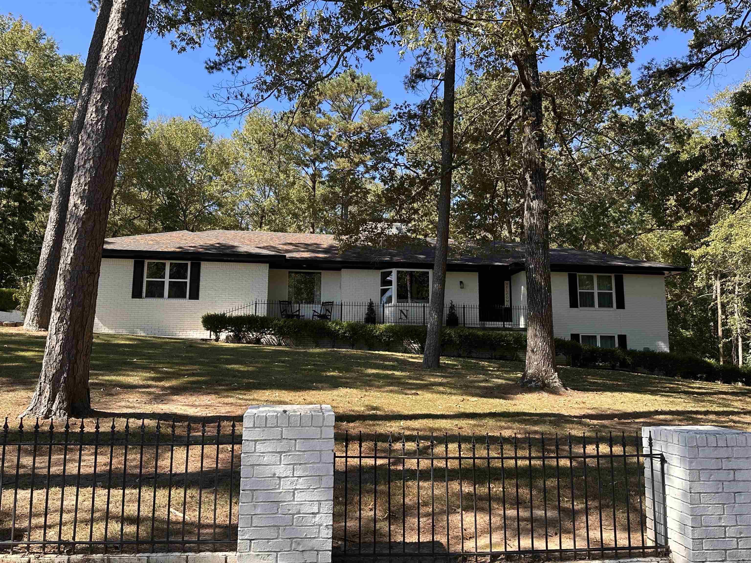 137 N Pine  Mount Ida, AR