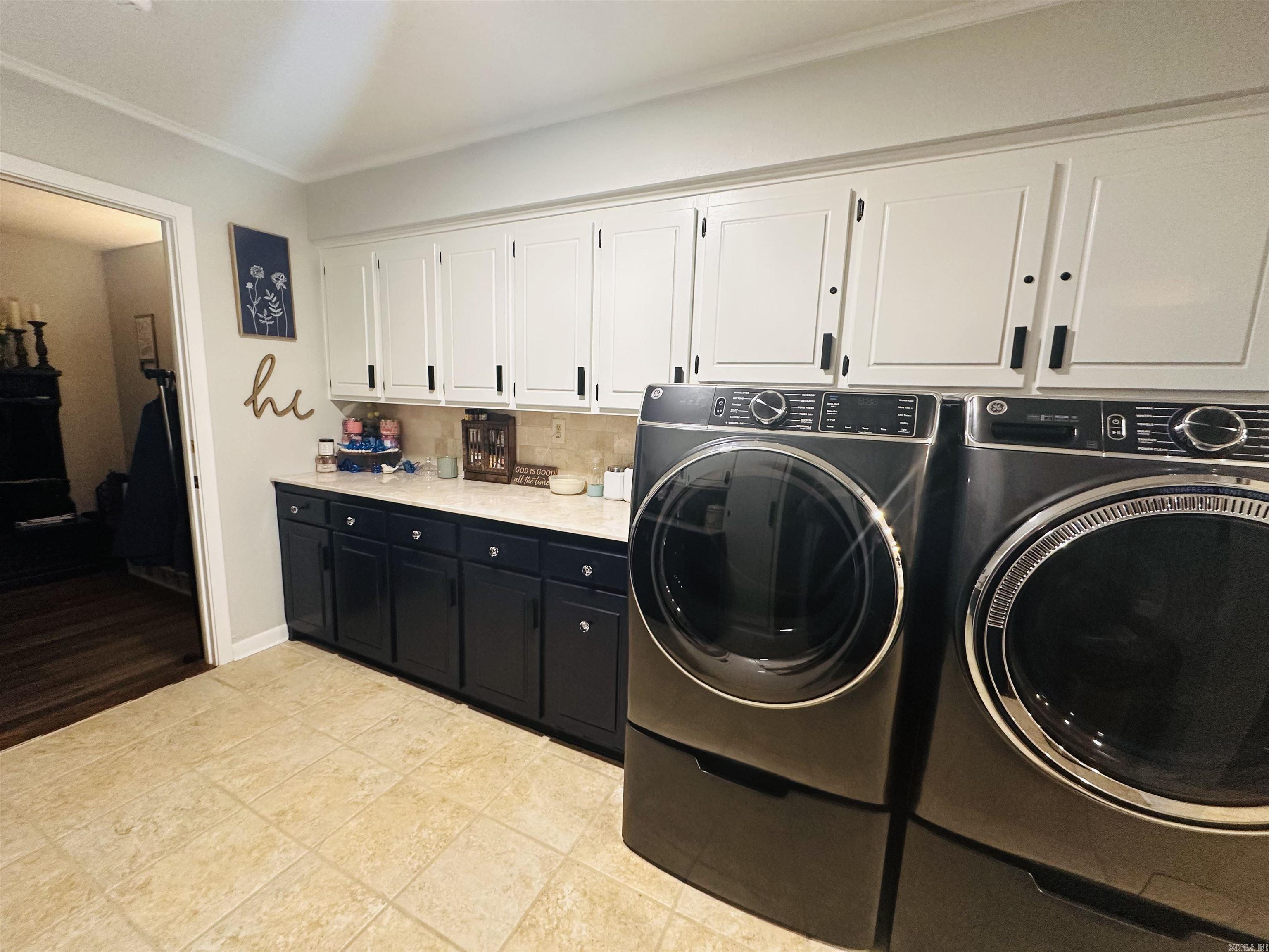 137 N Pine  Mount Ida, AR