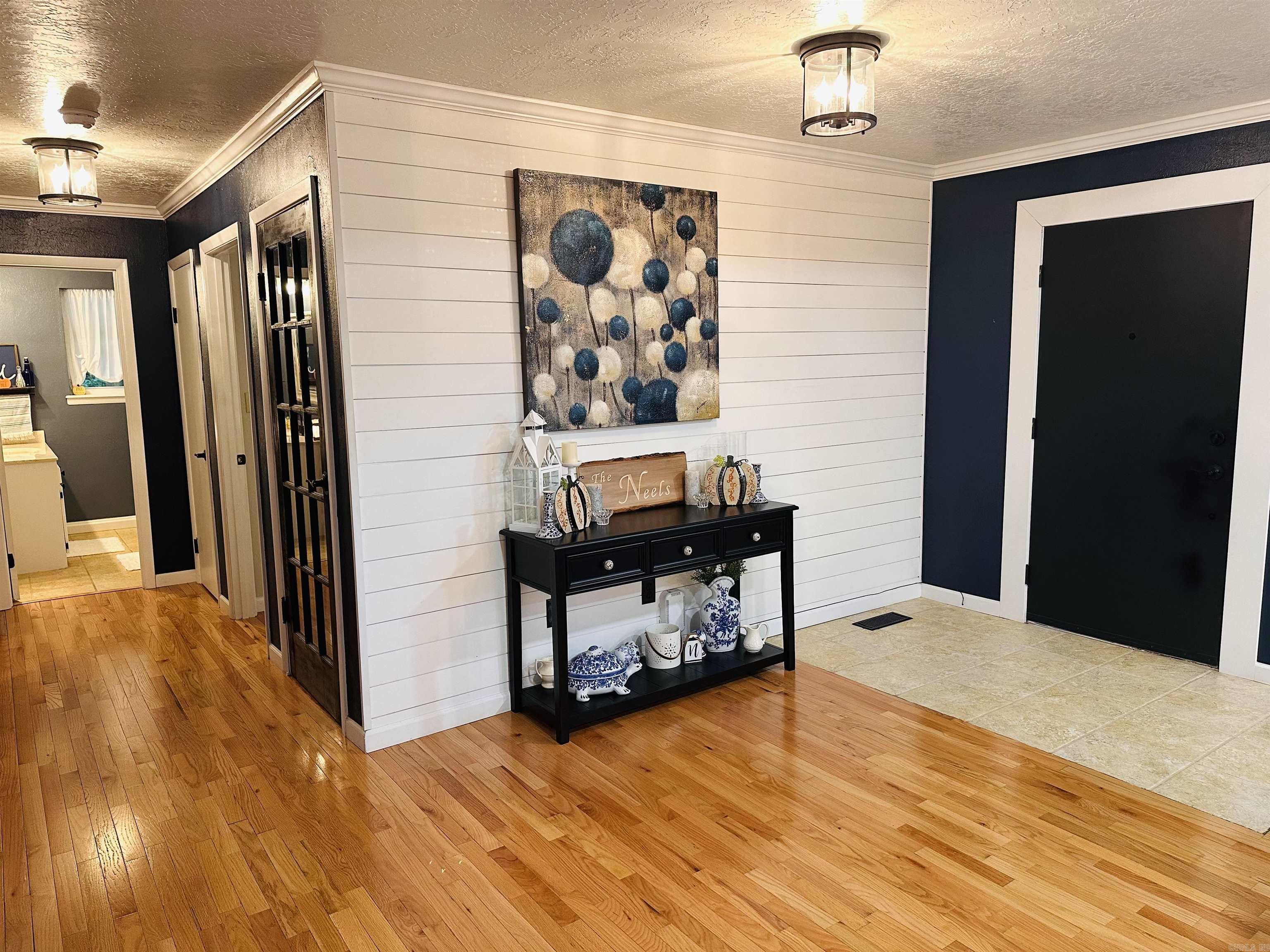 137 N Pine  Mount Ida, AR