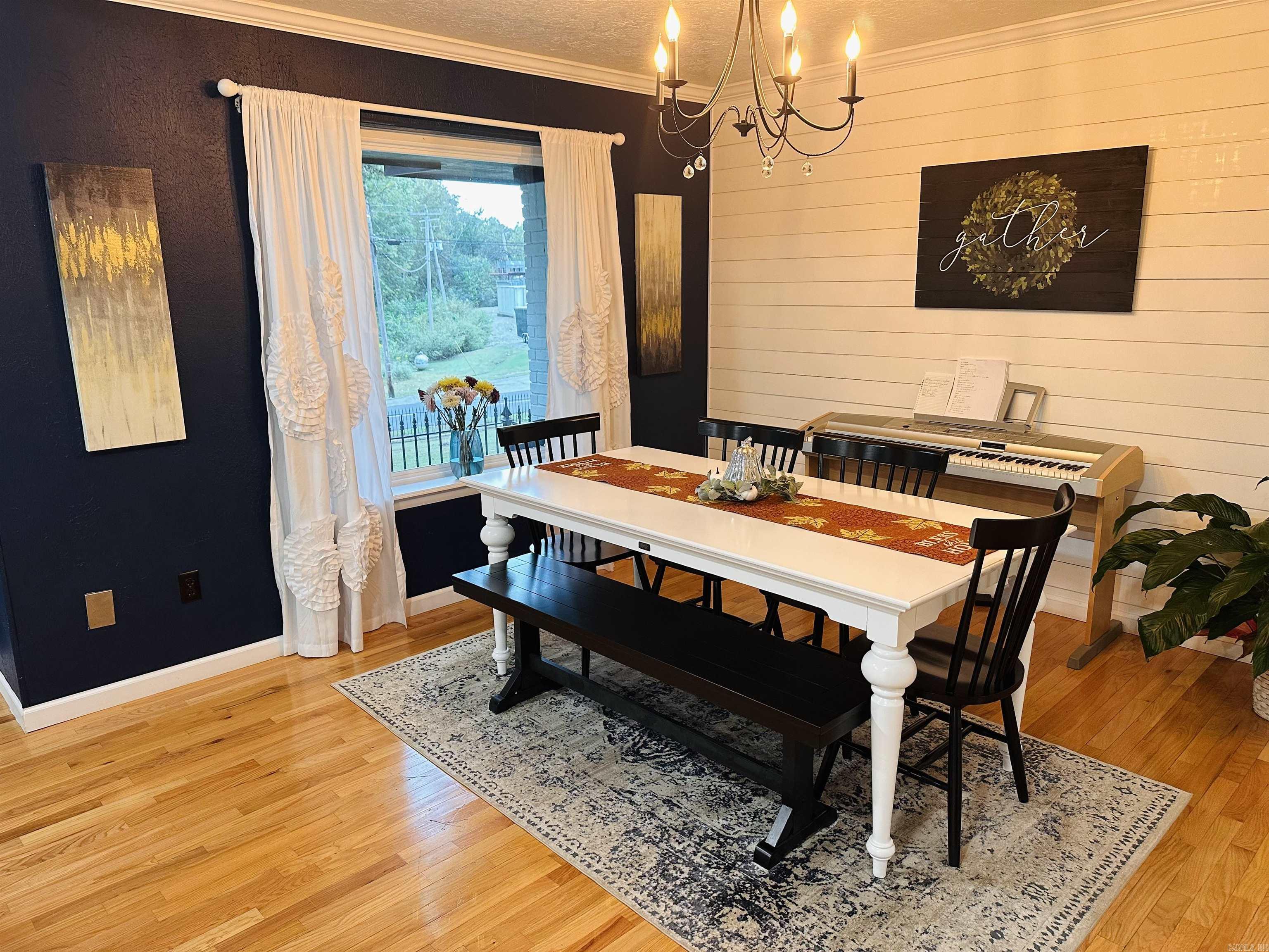 137 N Pine  Mount Ida, AR