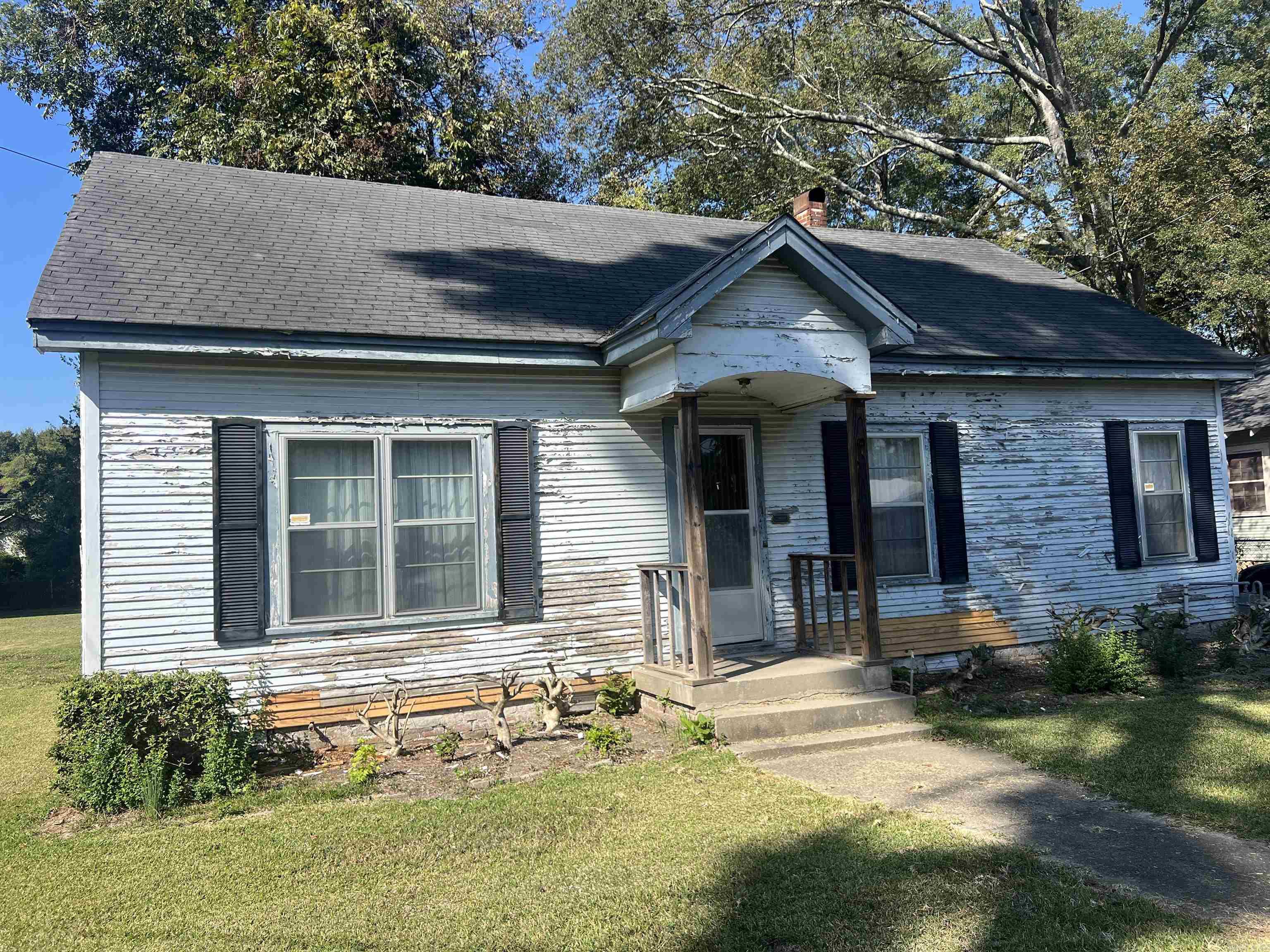 1704 S Cedar