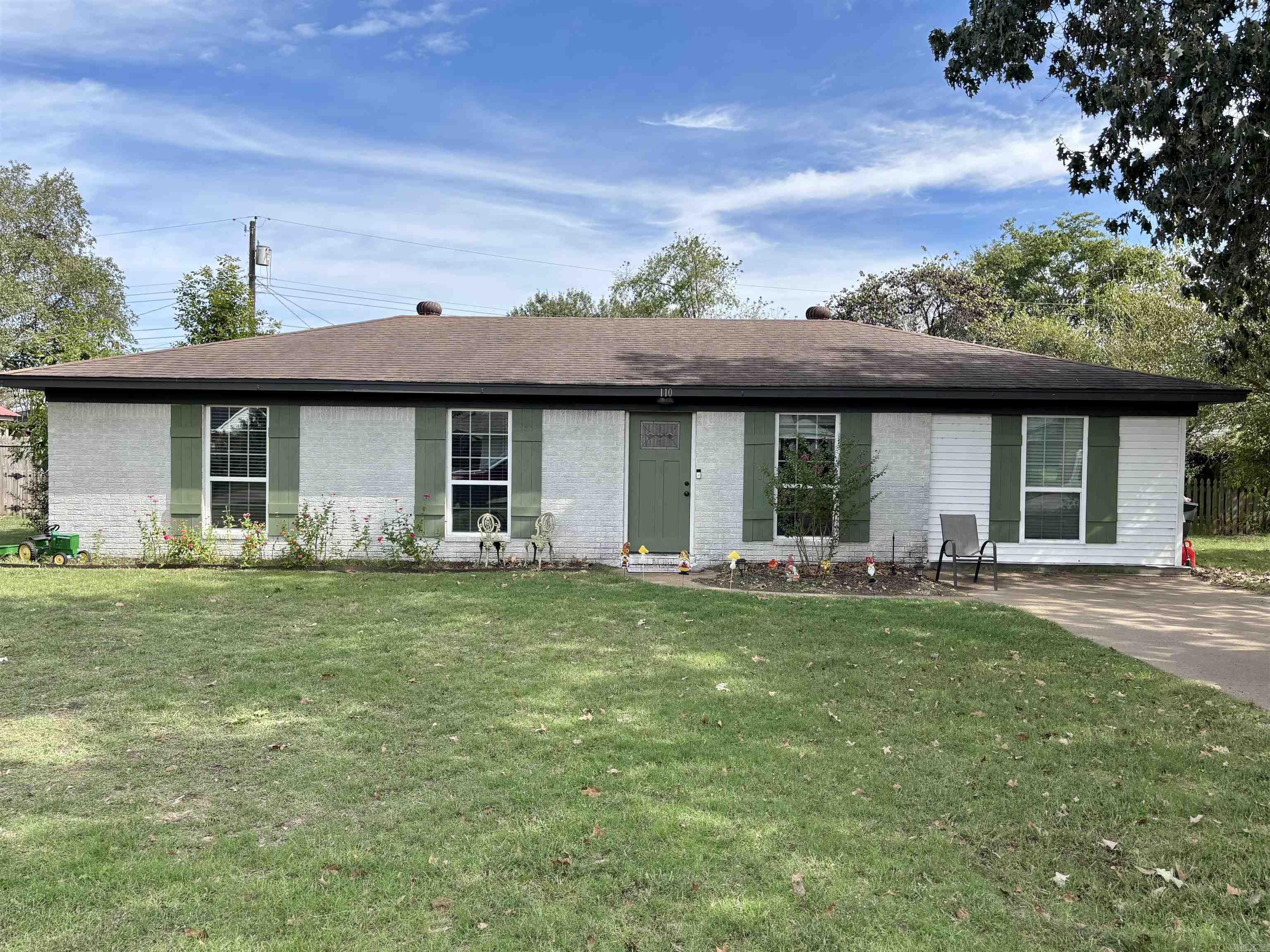 110 Oak  Lake City, AR