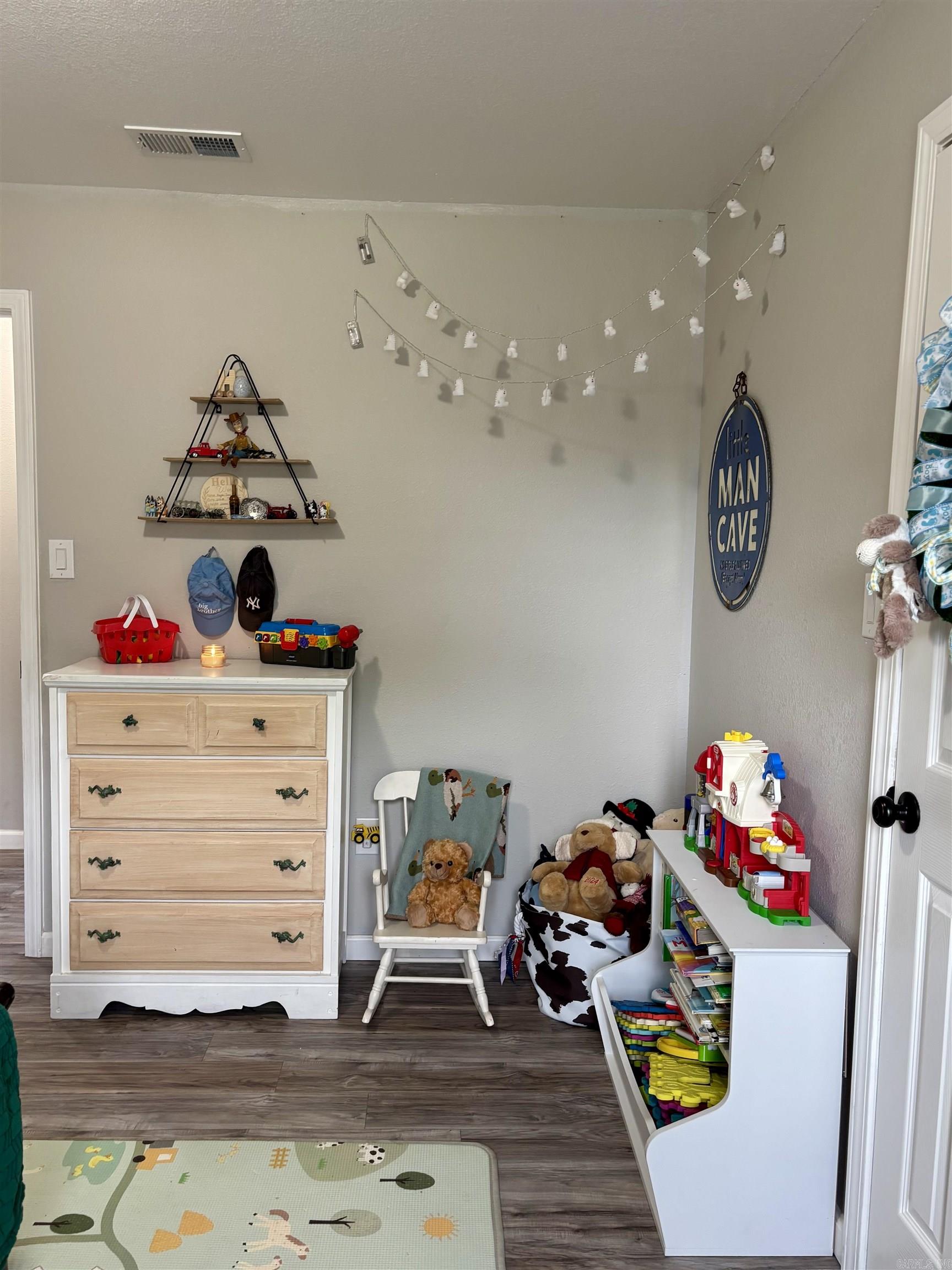 110 Oak  Lake City, AR