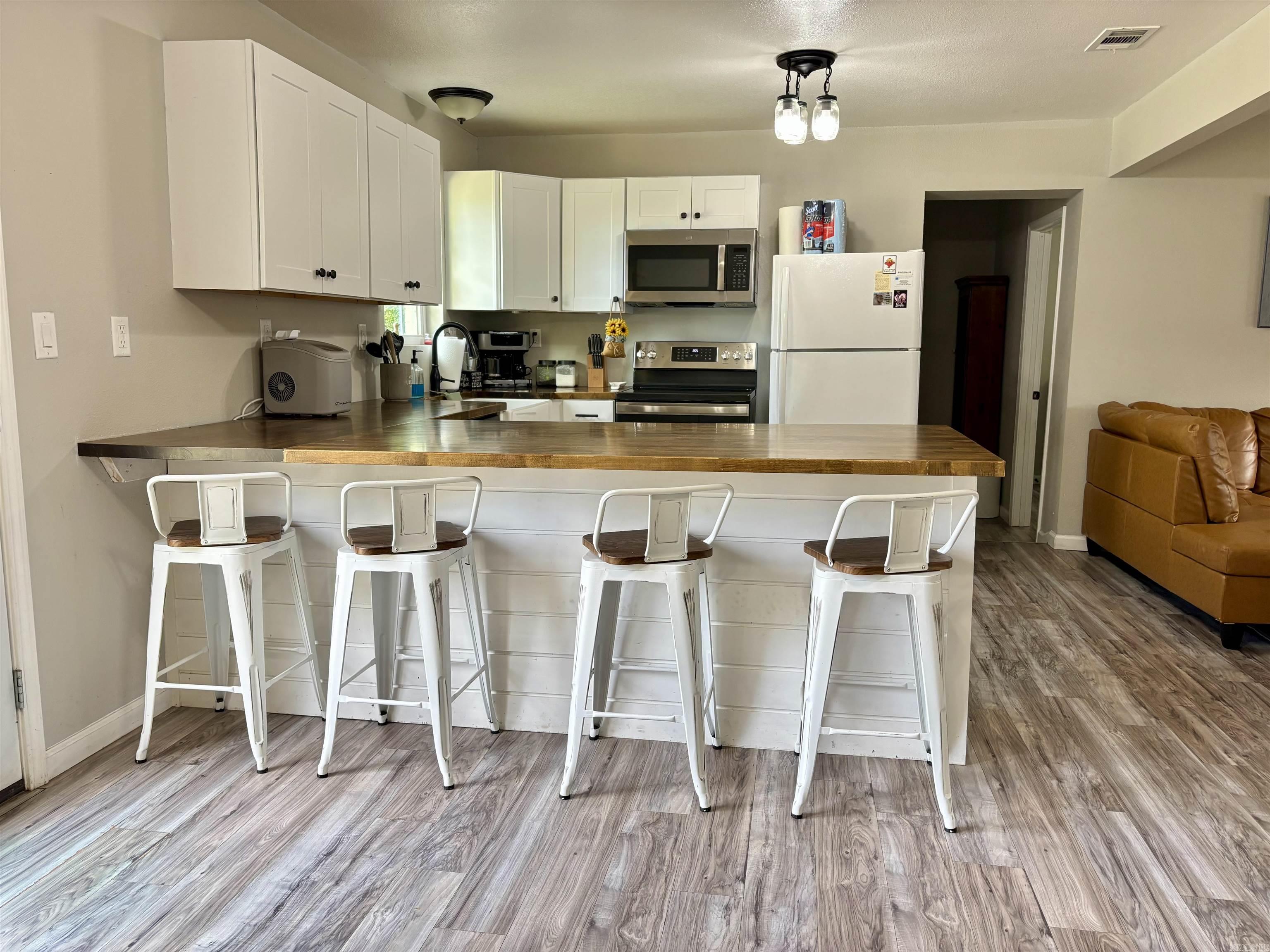 110 Oak  Lake City, AR