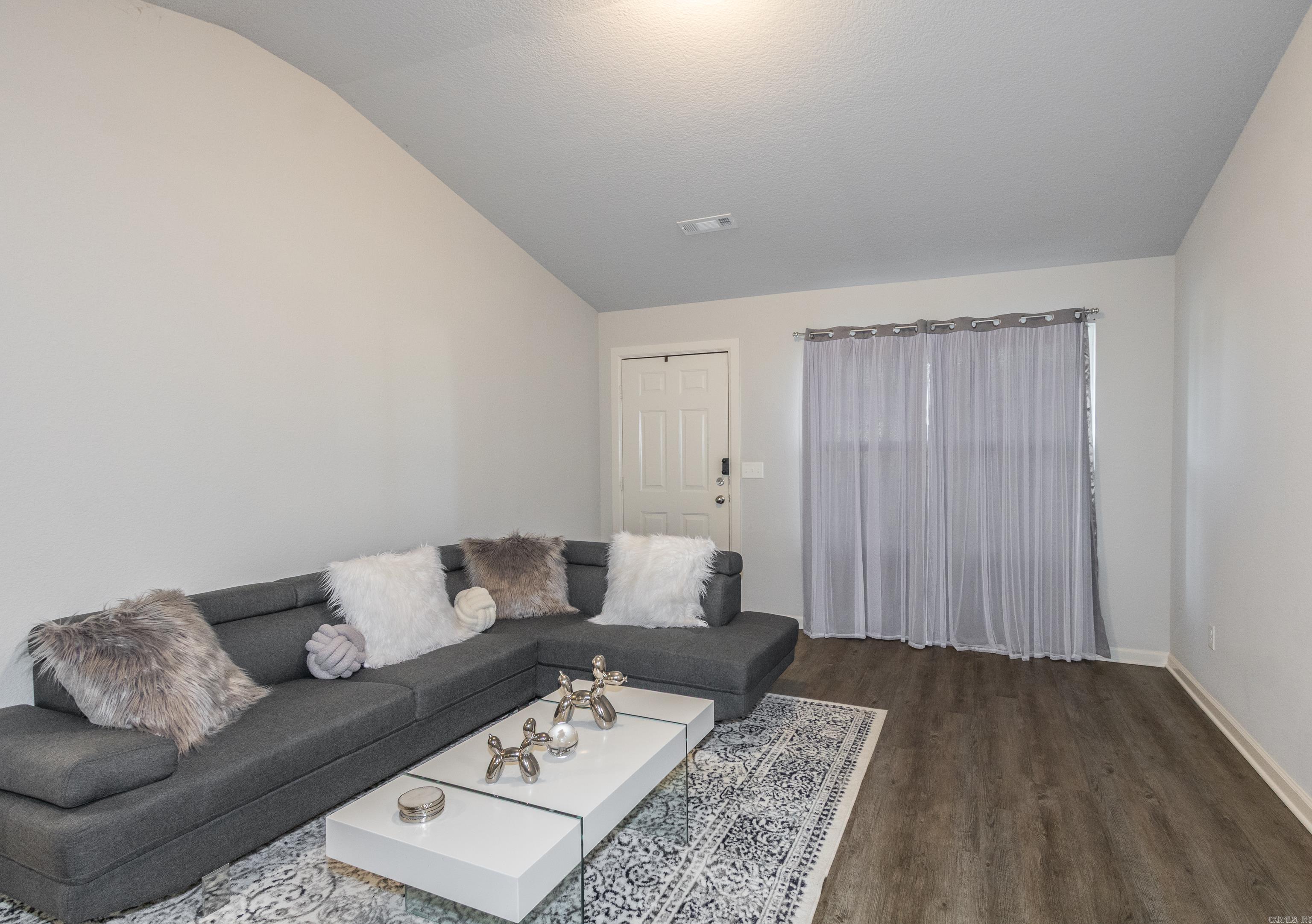 17 Diamanitina  Little Rock, AR