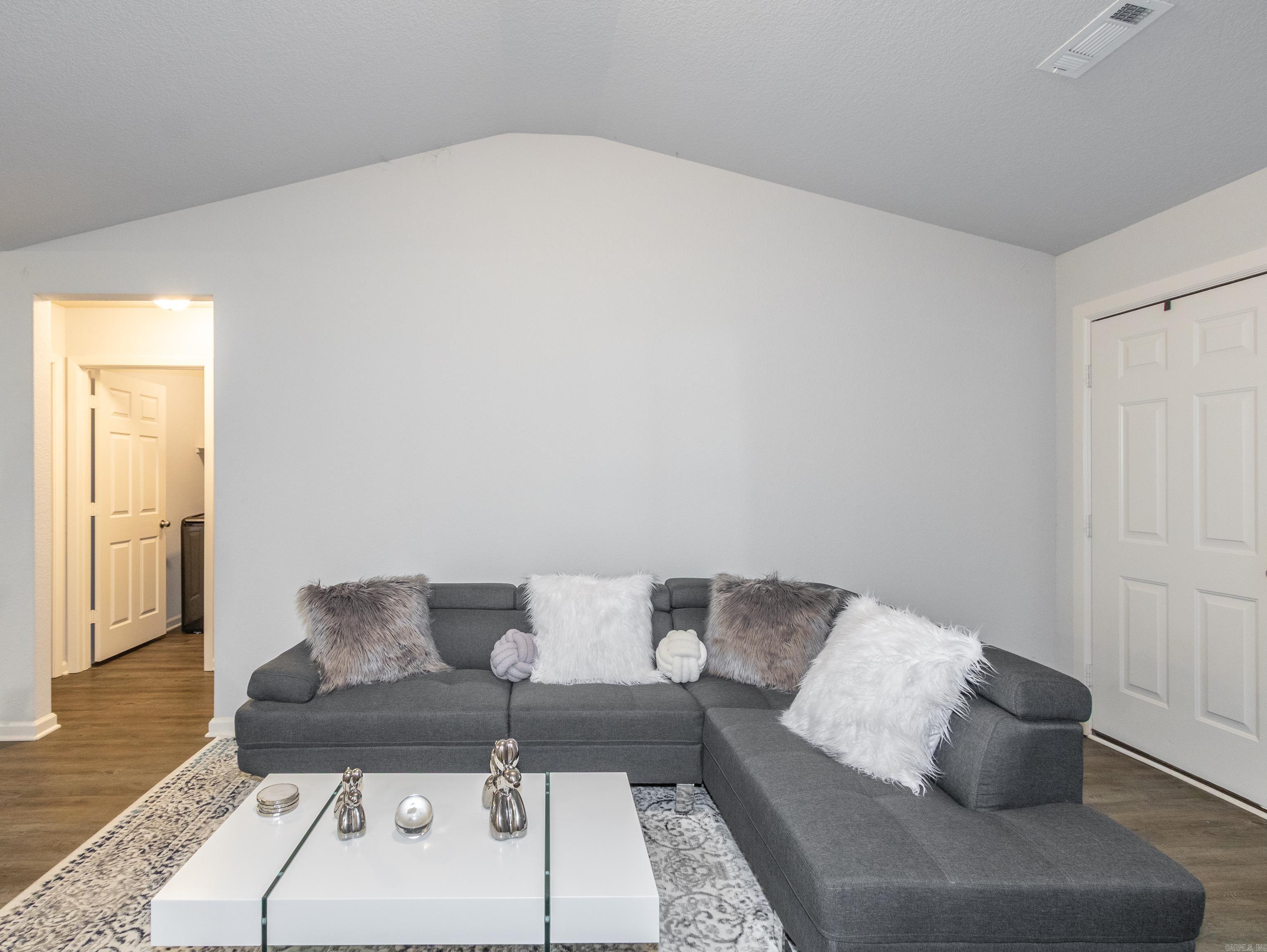 17 Diamanitina  Little Rock, AR