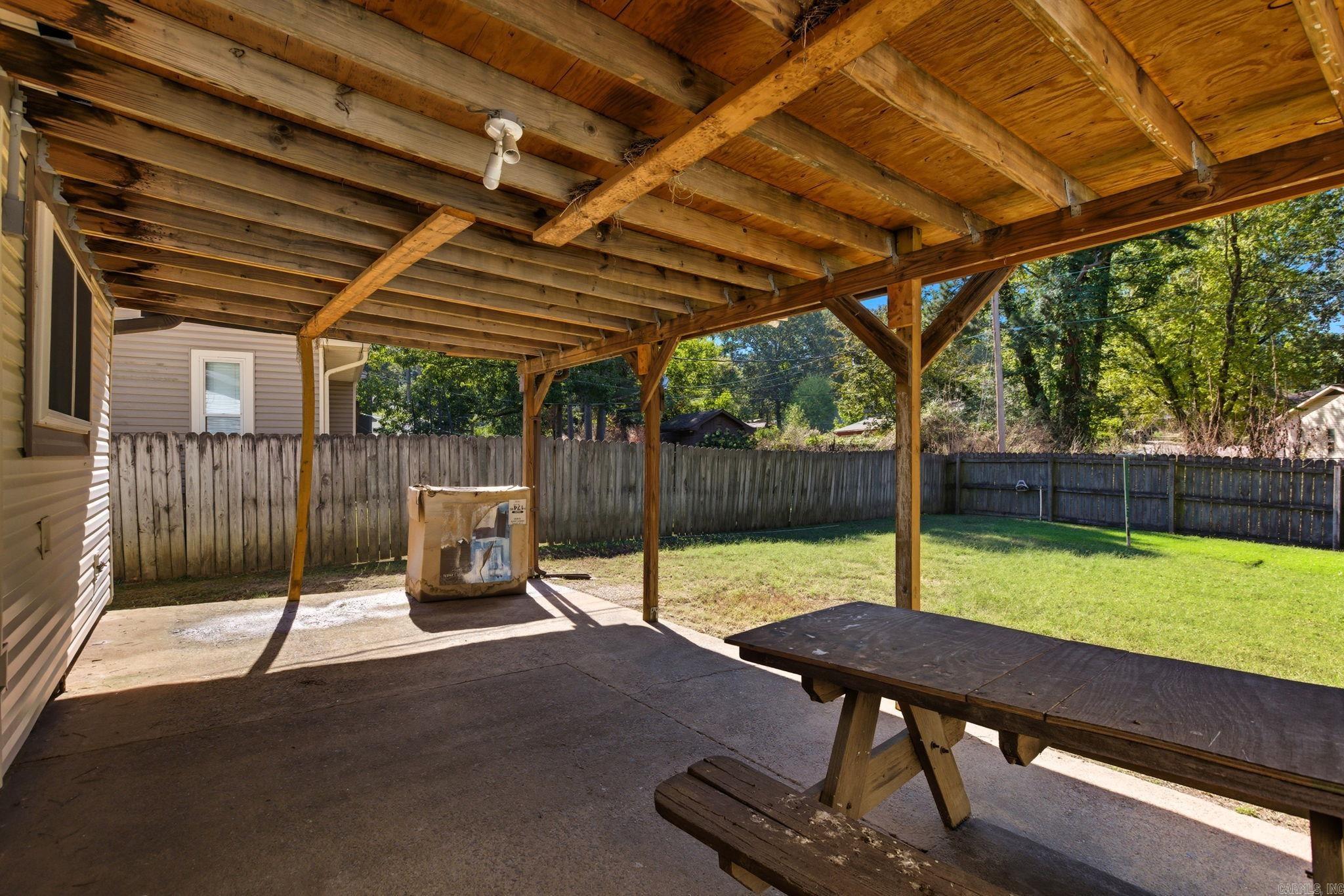 12621 Valleywood Dr  Little Rock, AR