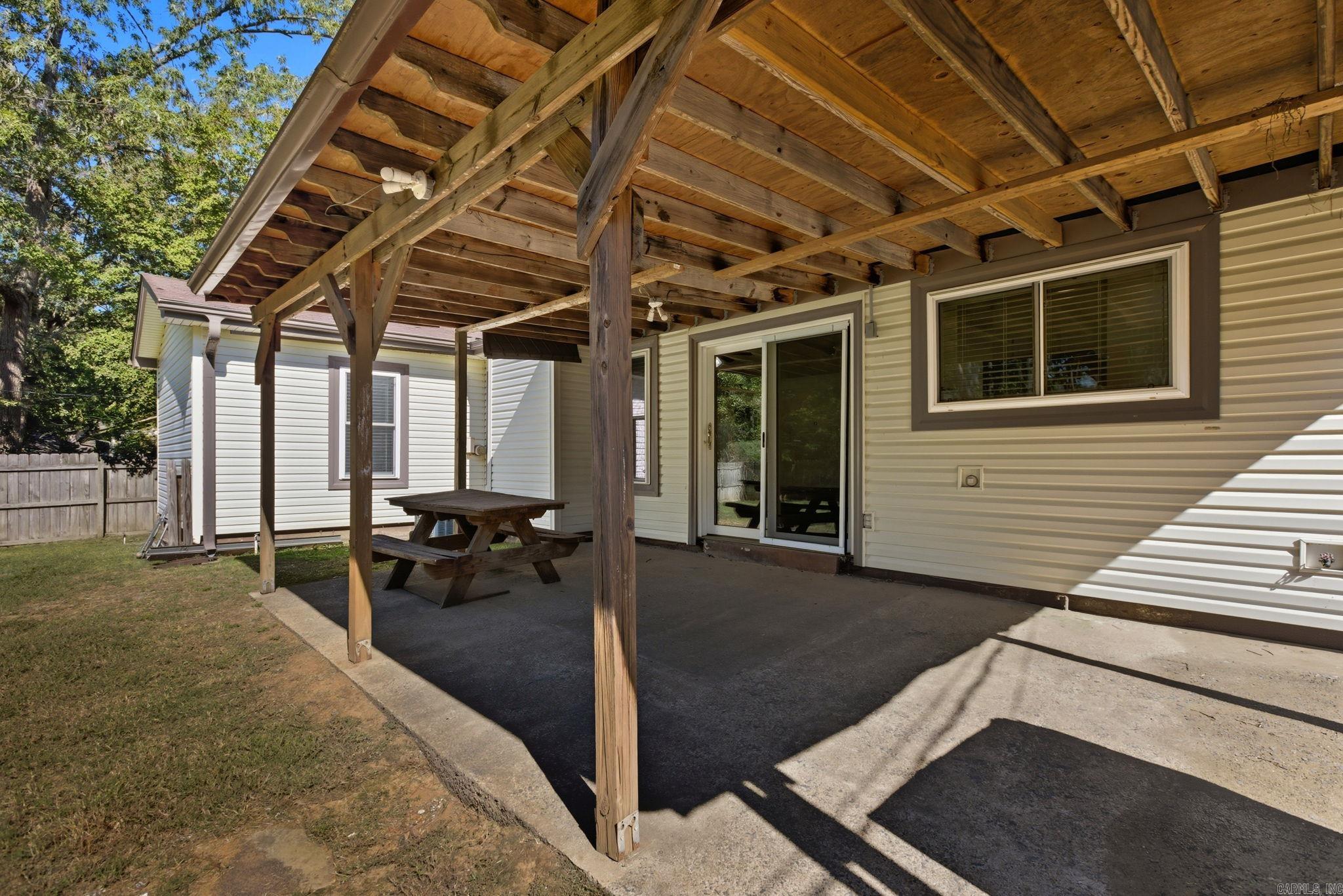 12621 Valleywood Dr  Little Rock, AR