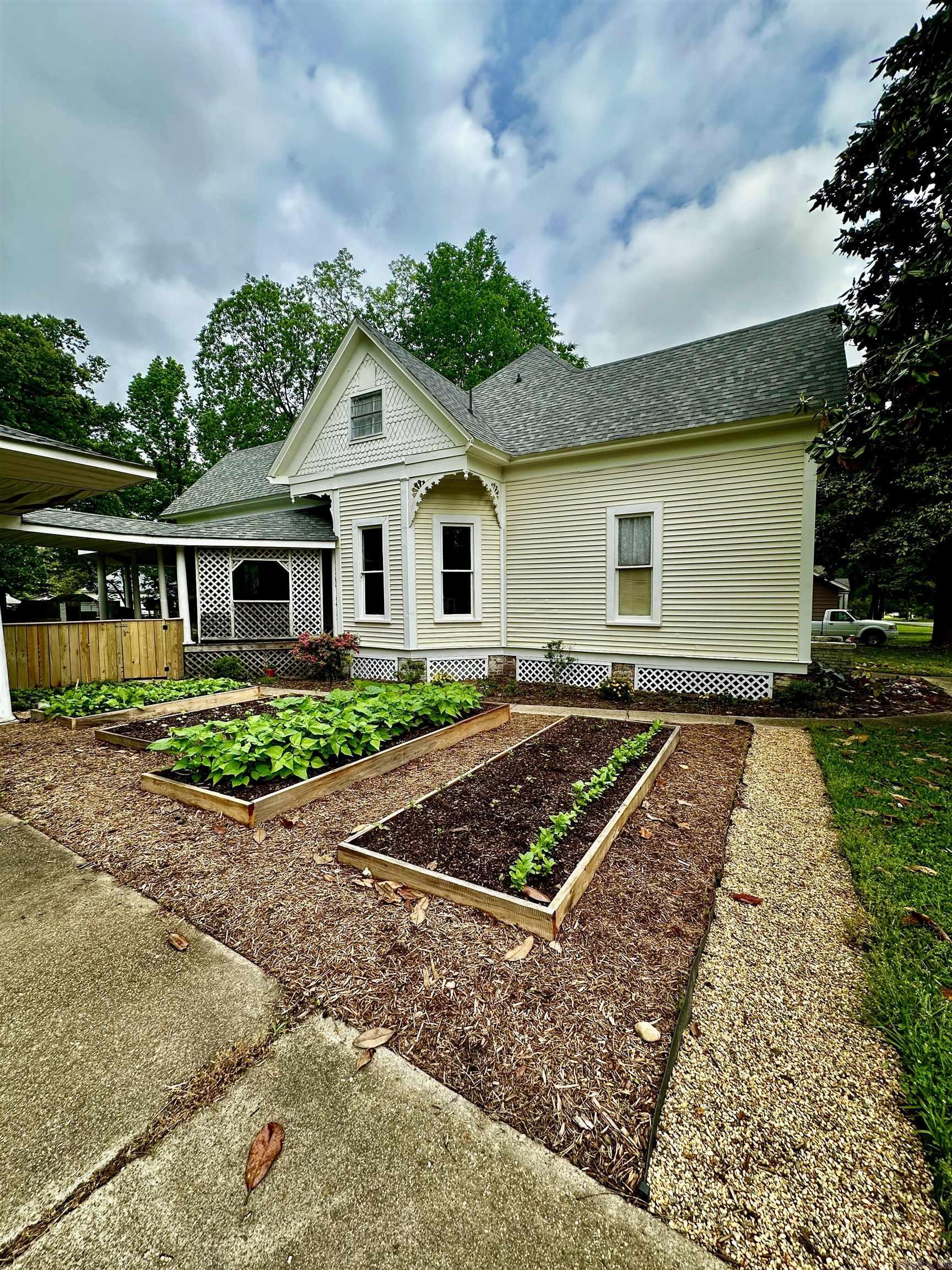 524 S Gabbert  Monticello, AR