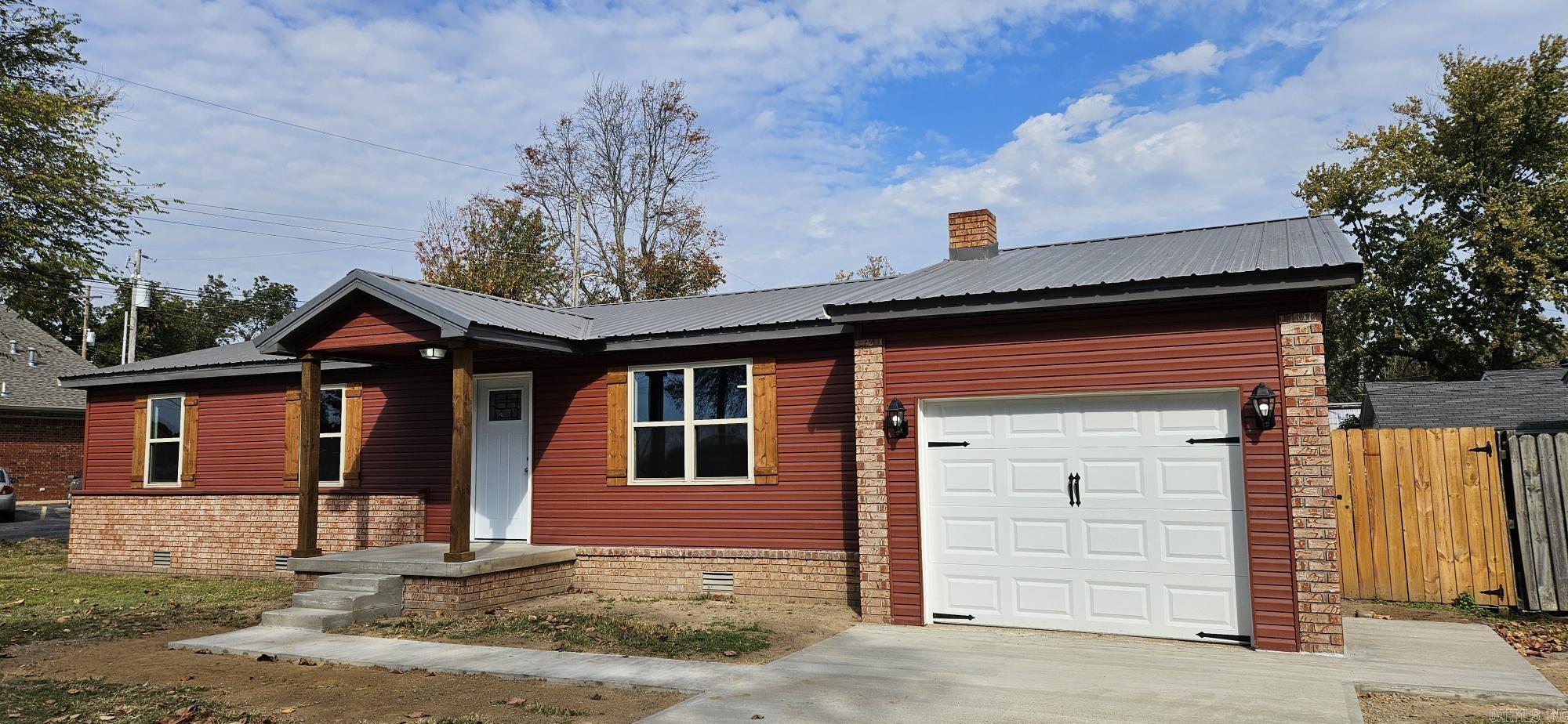 1004 Maddox St Street Corning, AR 72422