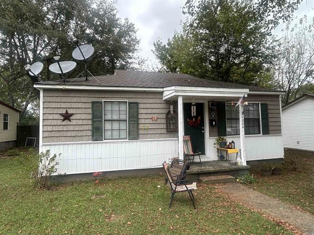 1204 W Race  Searcy, AR