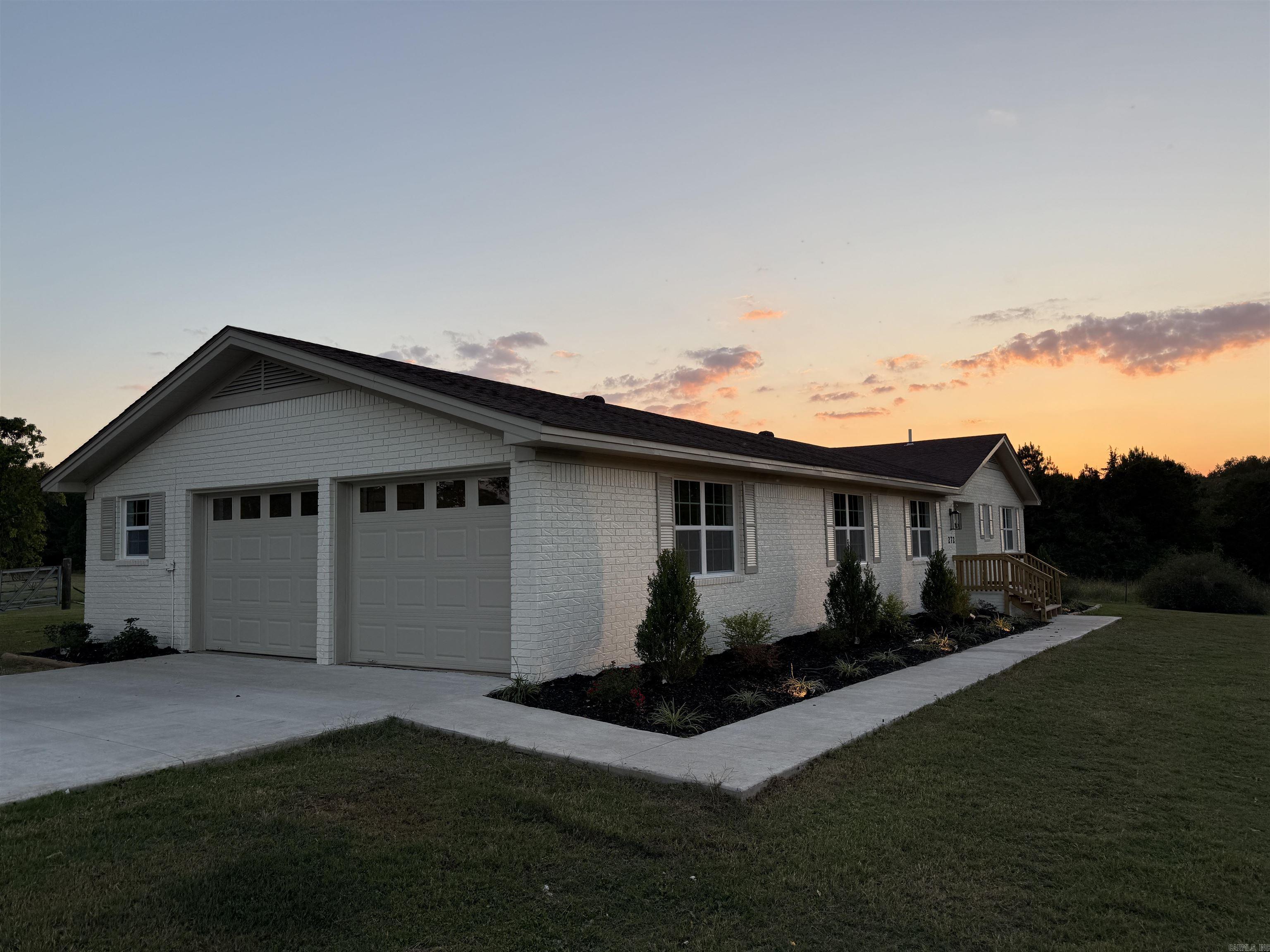 272 Hwy. 31  Romance, AR