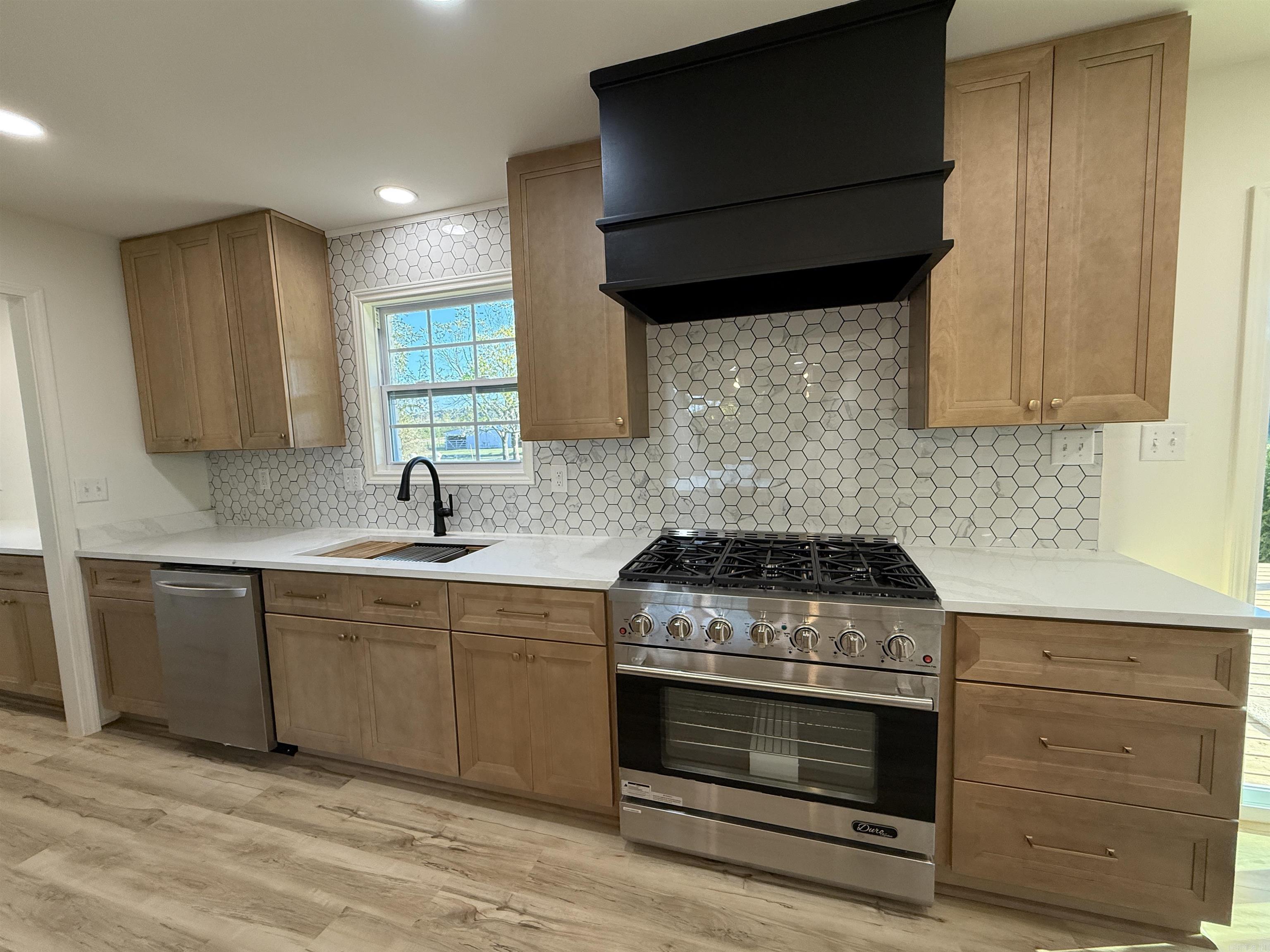 272 Hwy. 31  Romance, AR