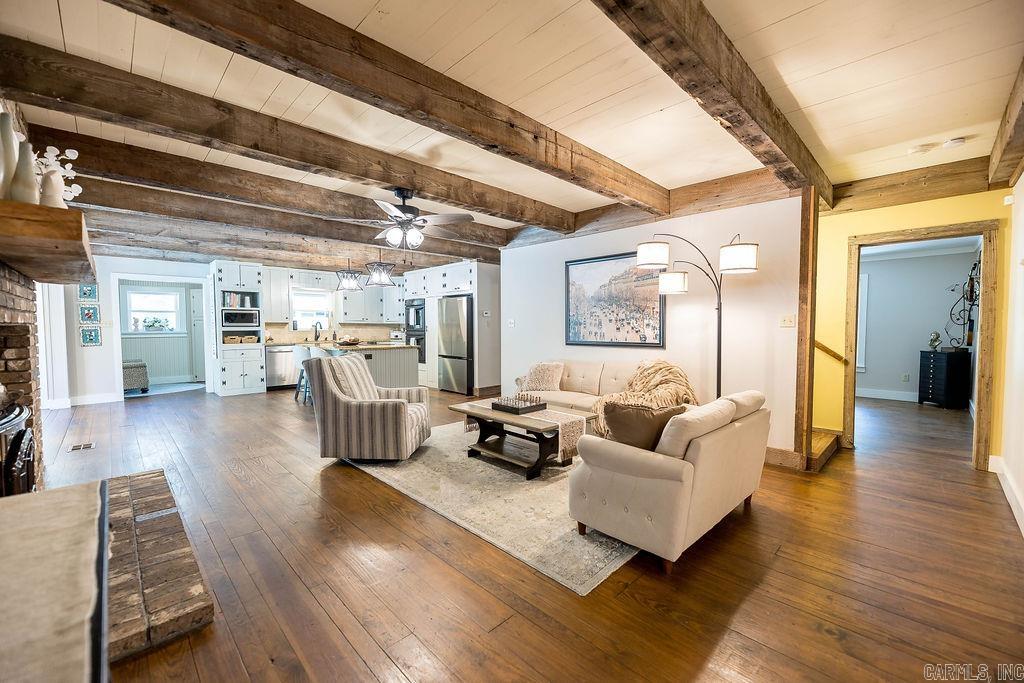 8 Chaffee Creek Trail Camden, AR 71701