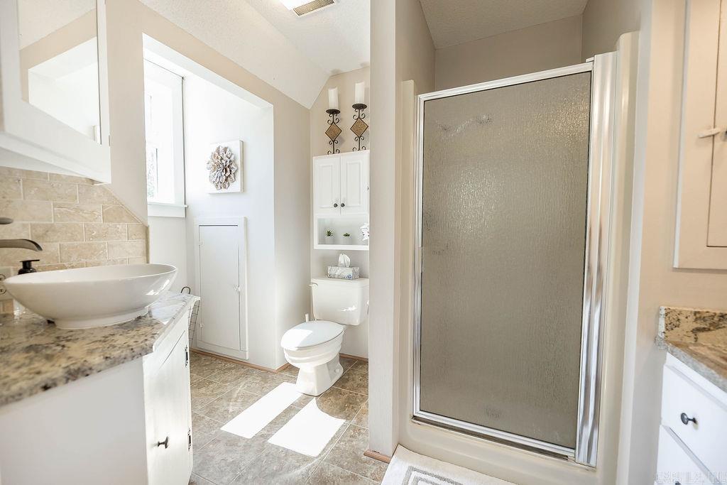 8 Chaffee Creek Trail Camden, AR 71701