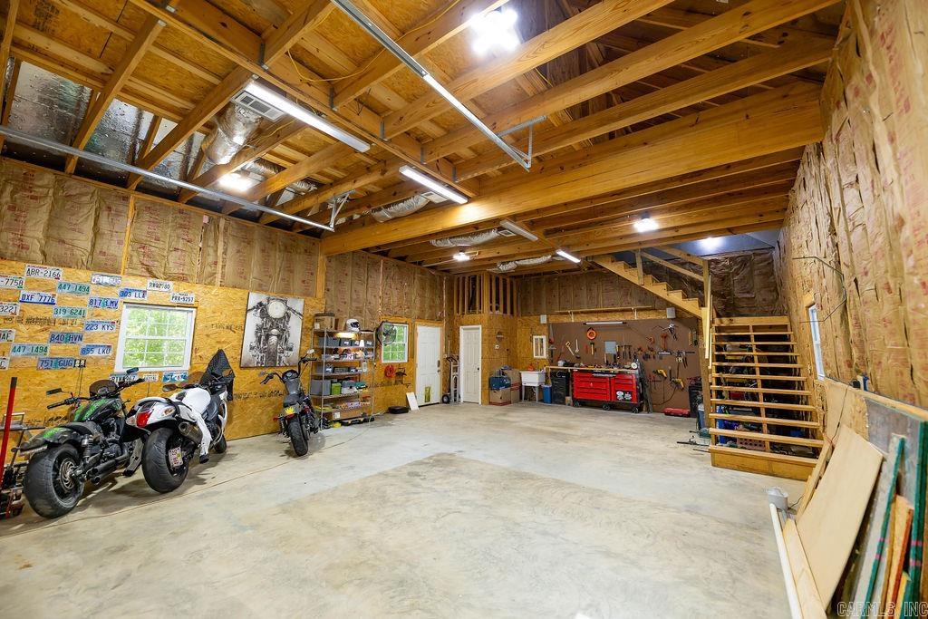 8 Chaffee Creek Trail Camden, AR 71701