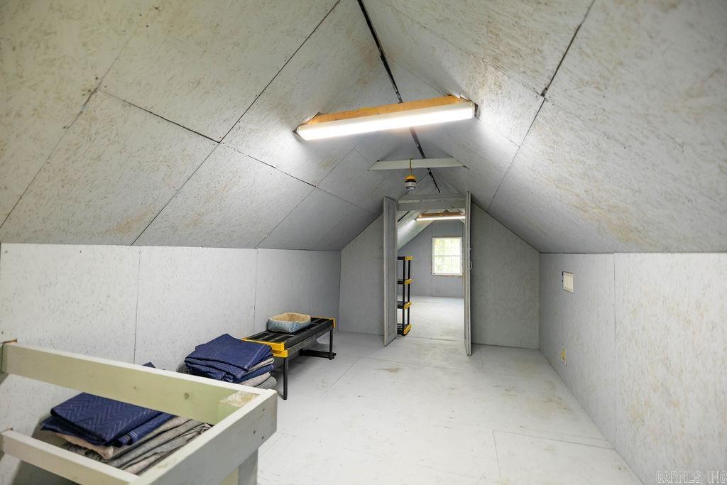 8 Chaffee Creek Trail Camden, AR 71701