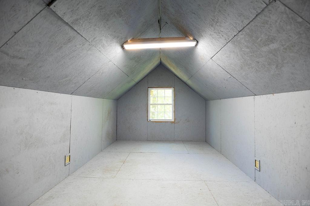 8 Chaffee Creek Trail Camden, AR 71701