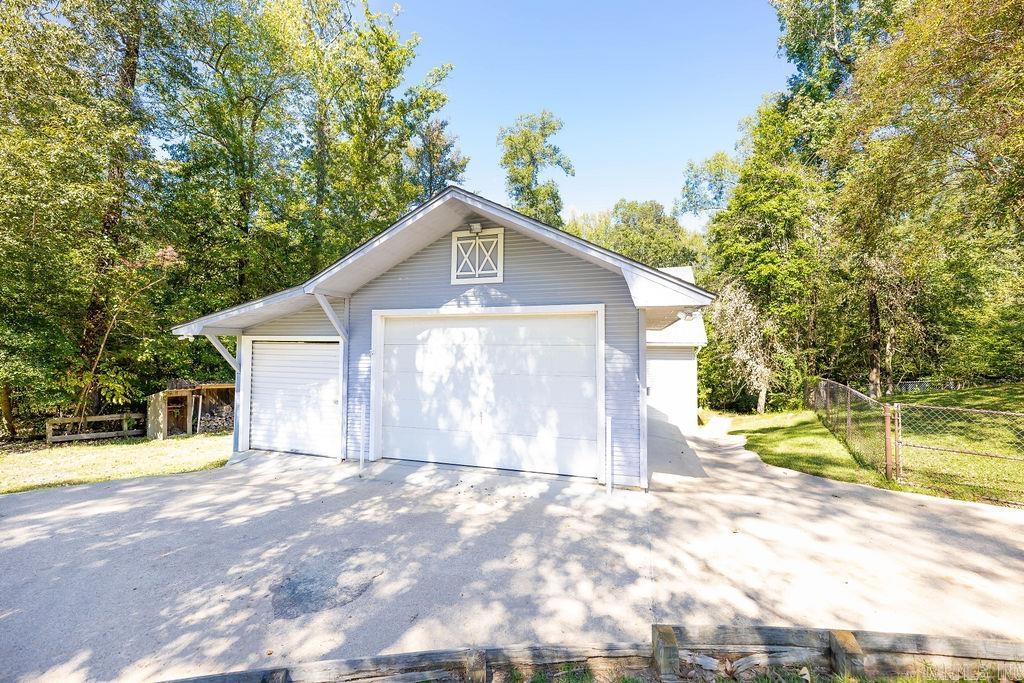 8 Chaffee Creek Trail Camden, AR 71701