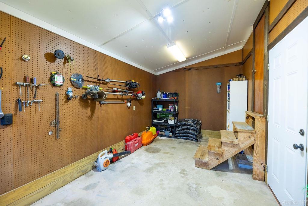 8 Chaffee Creek Trail Camden, AR 71701