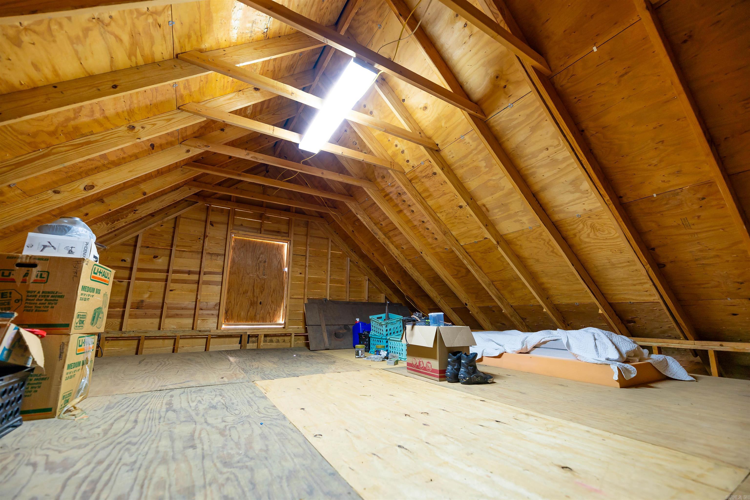 8 Chaffee Creek Trail Camden, AR 71701