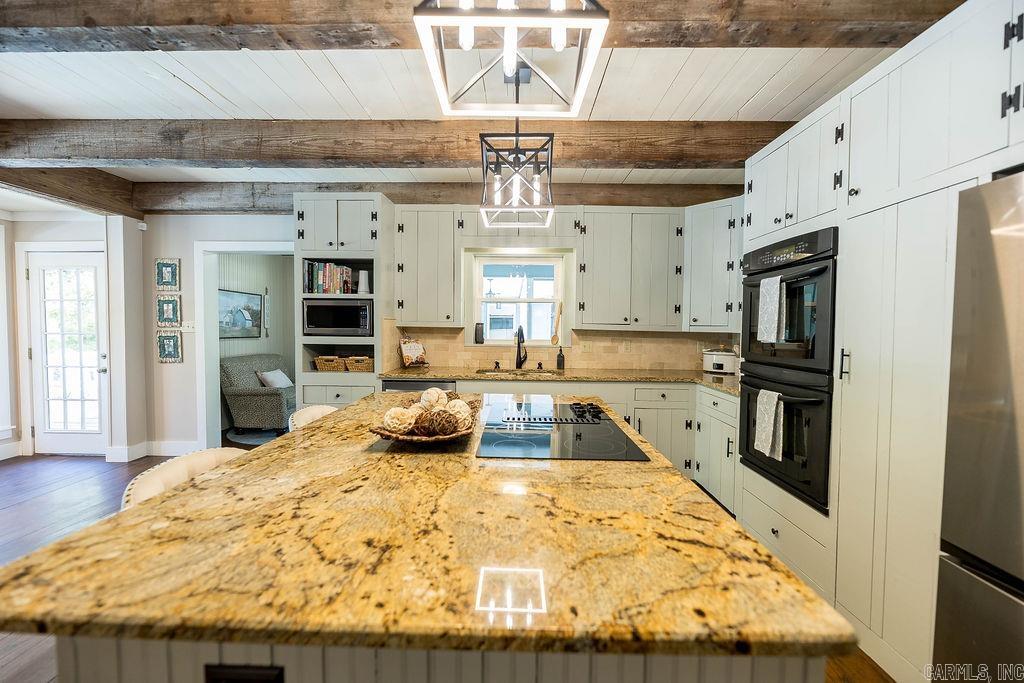 8 Chaffee Creek Trail Camden, AR 71701