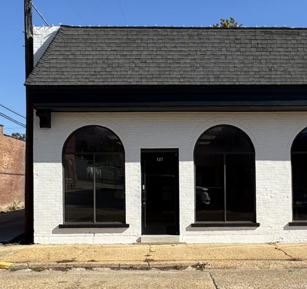 127 W Main  Piggott, AR