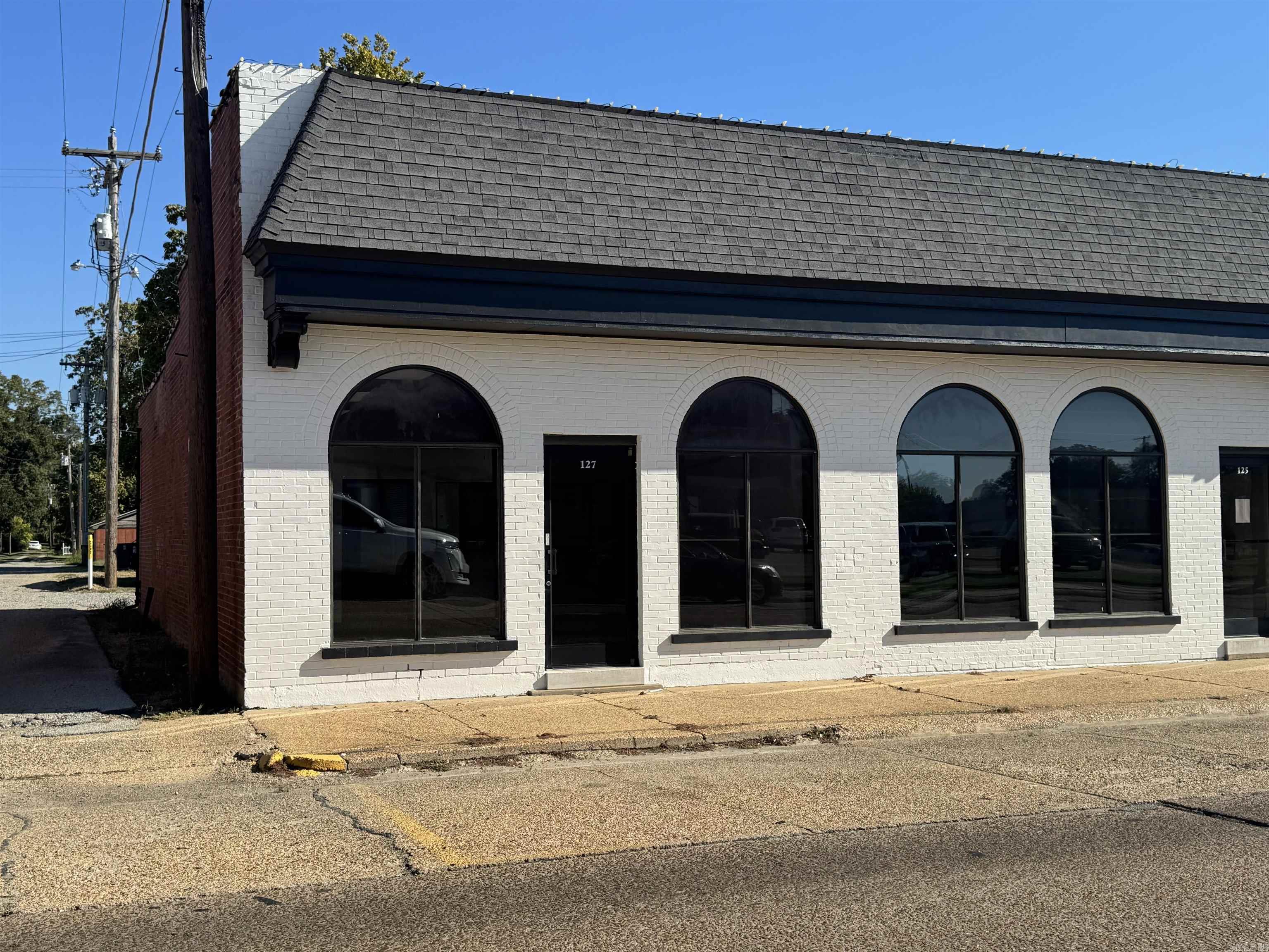 127 W Main  Piggott, AR