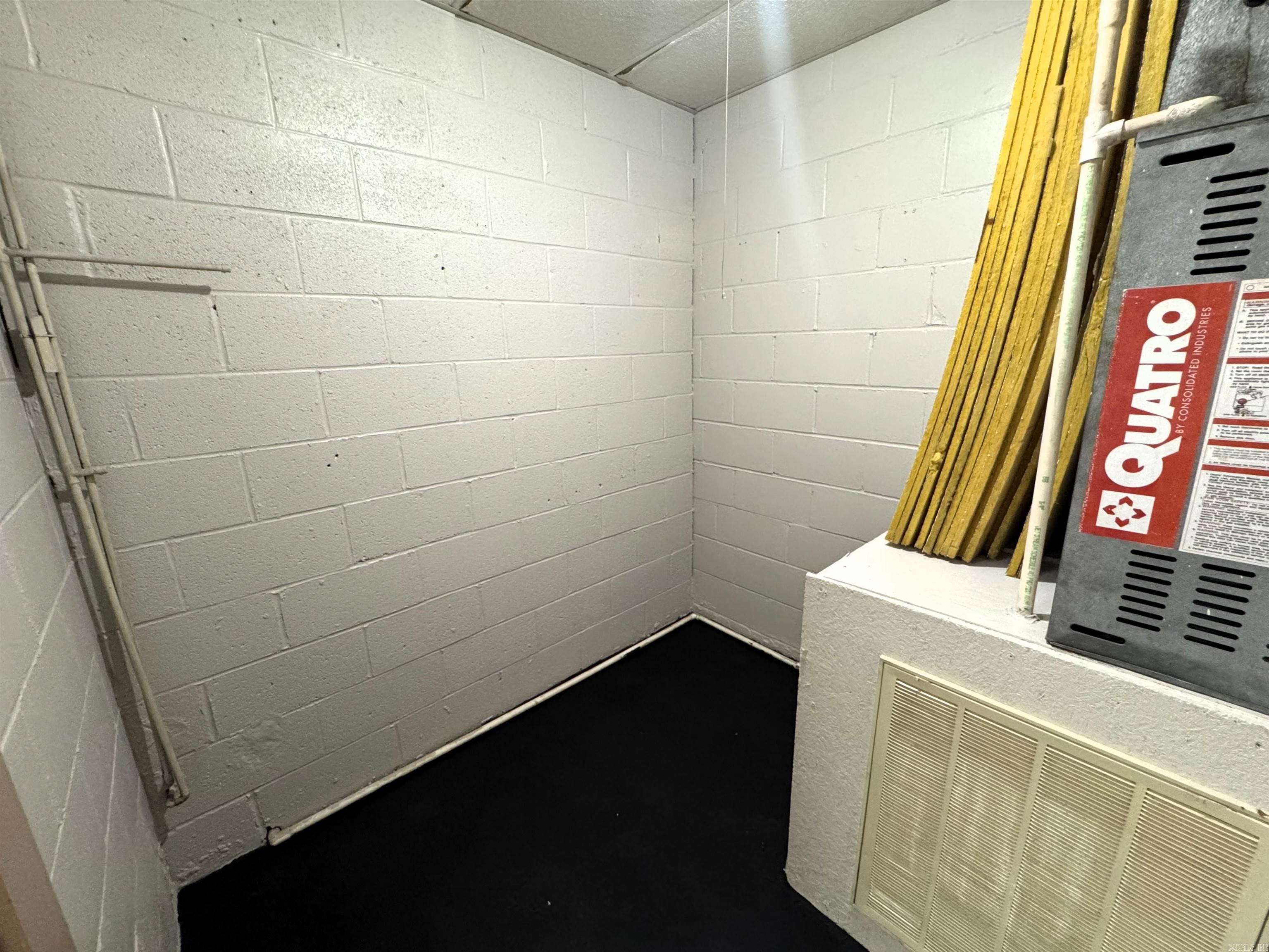 127 W Main  Piggott, AR