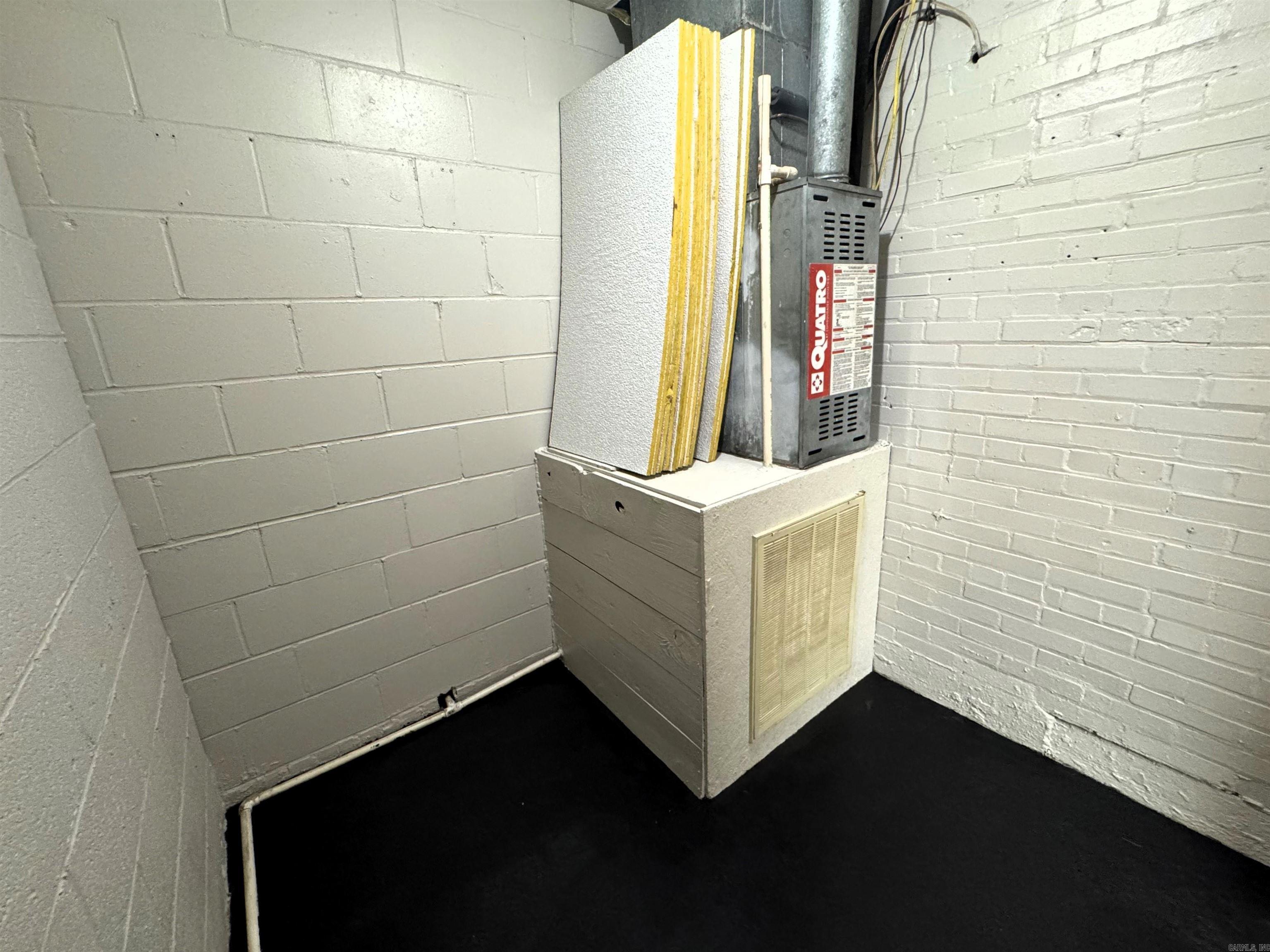 127 W Main  Piggott, AR