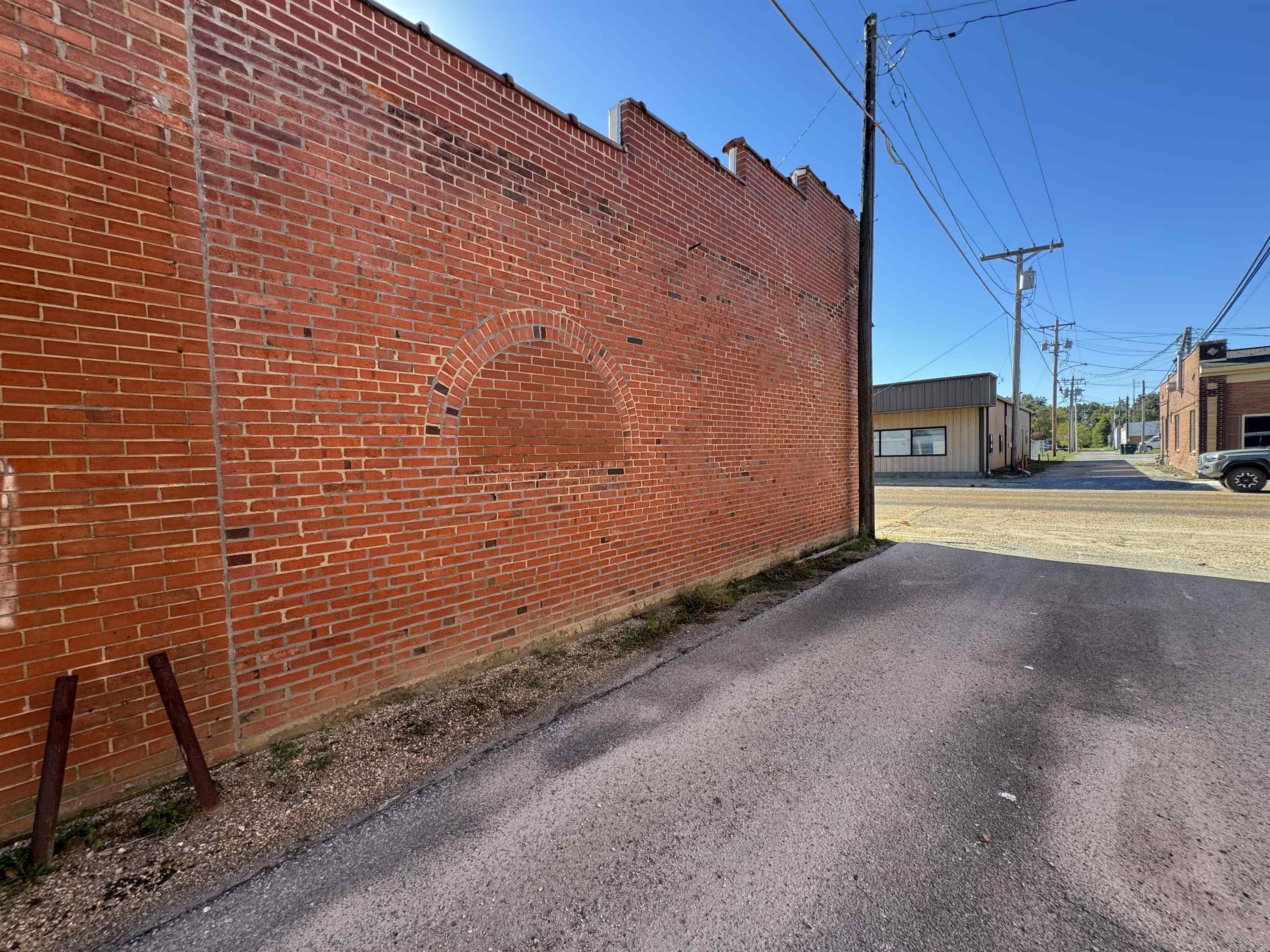 127 W Main  Piggott, AR