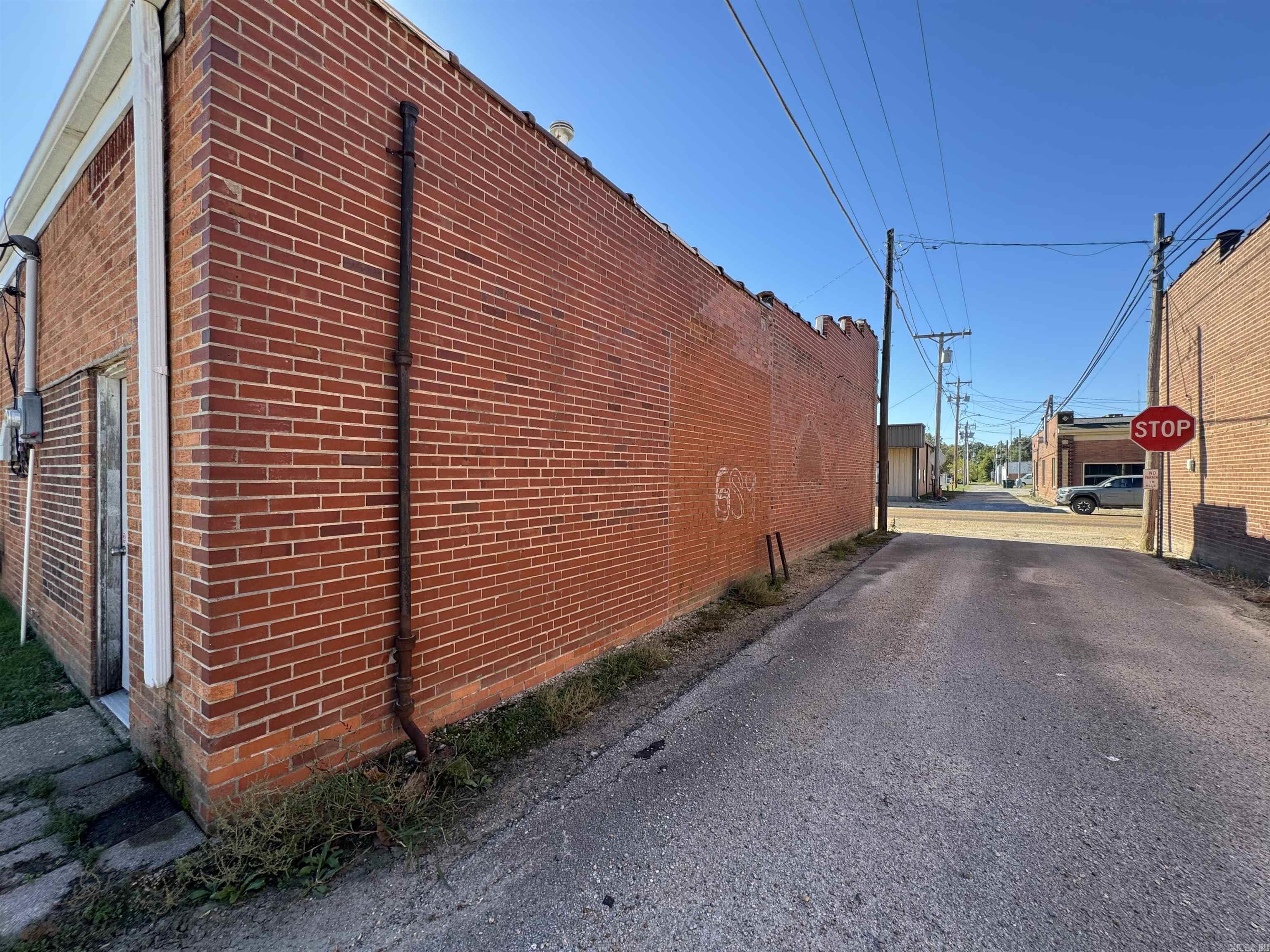 127 W Main  Piggott, AR