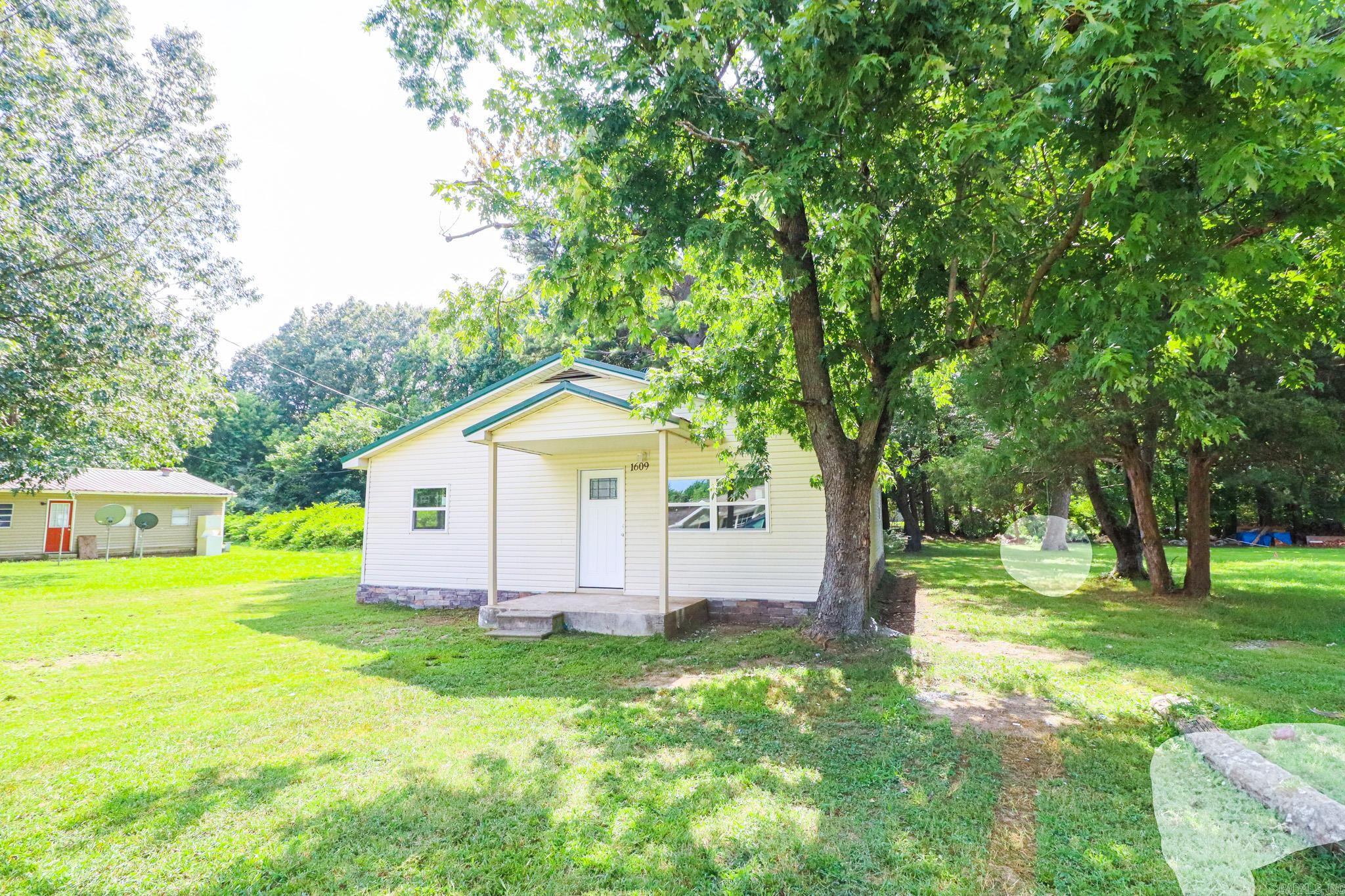 1609 Granger  Jonesboro, AR