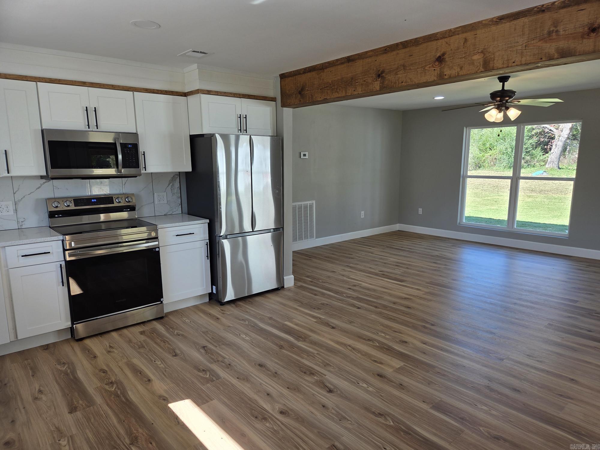 2735 Floral  Floral, AR