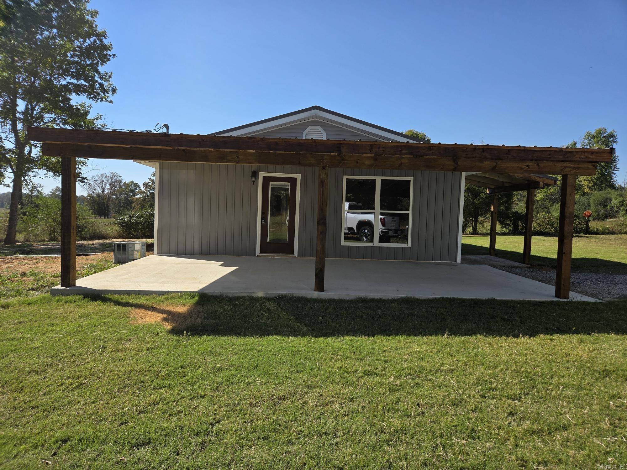 2735 Floral  Floral, AR