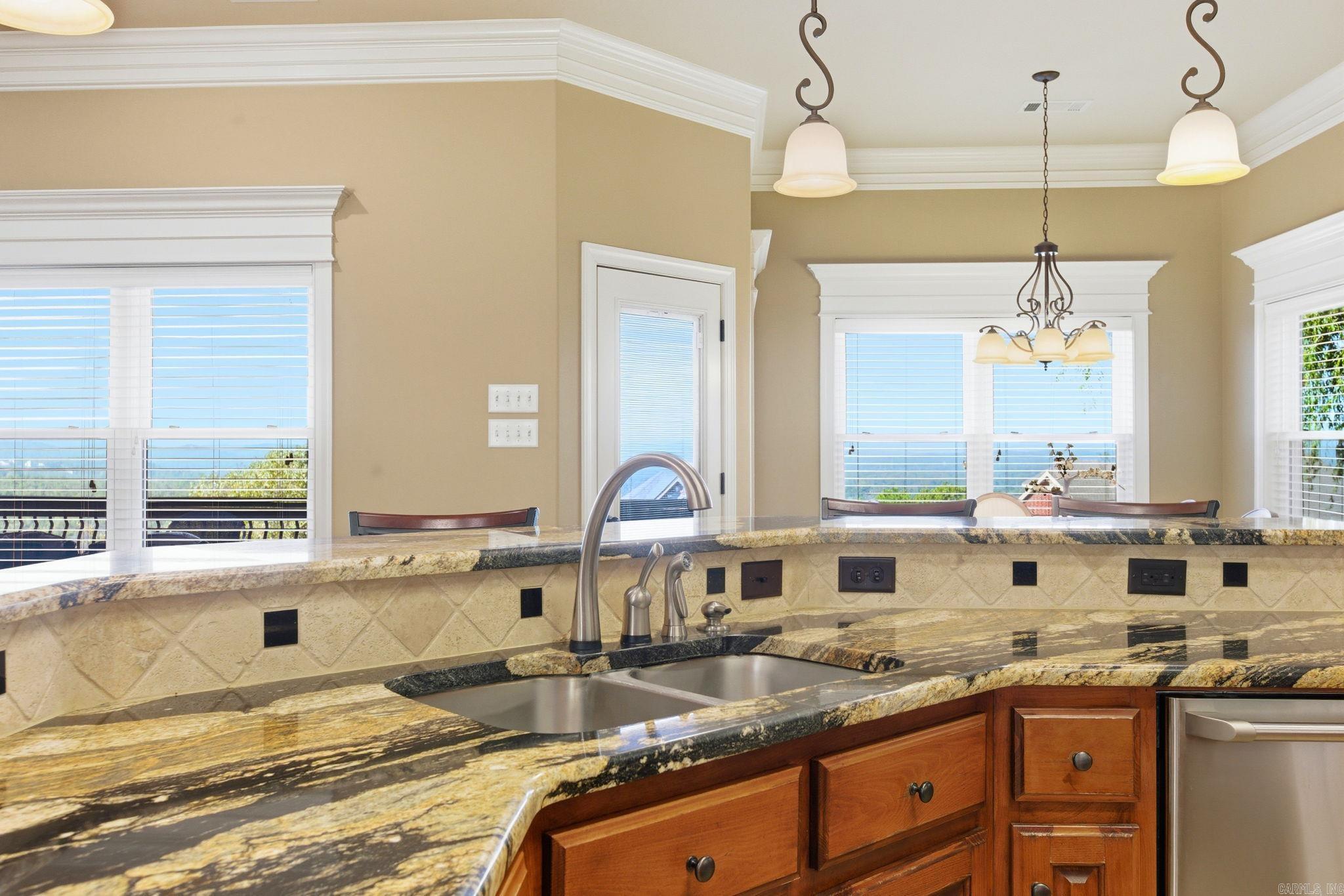 108 Crestview  Maumelle, AR