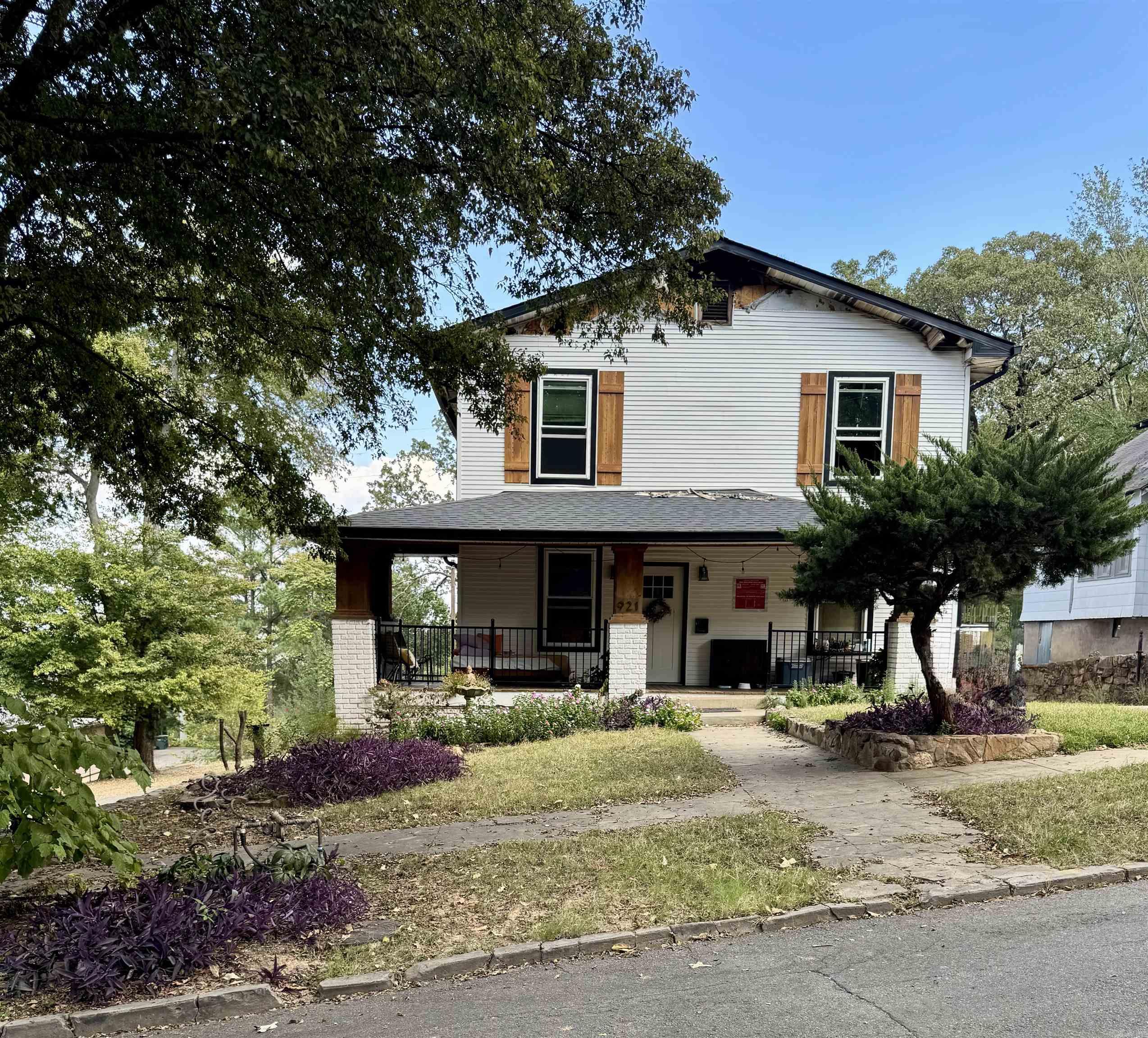 921 Midland Street