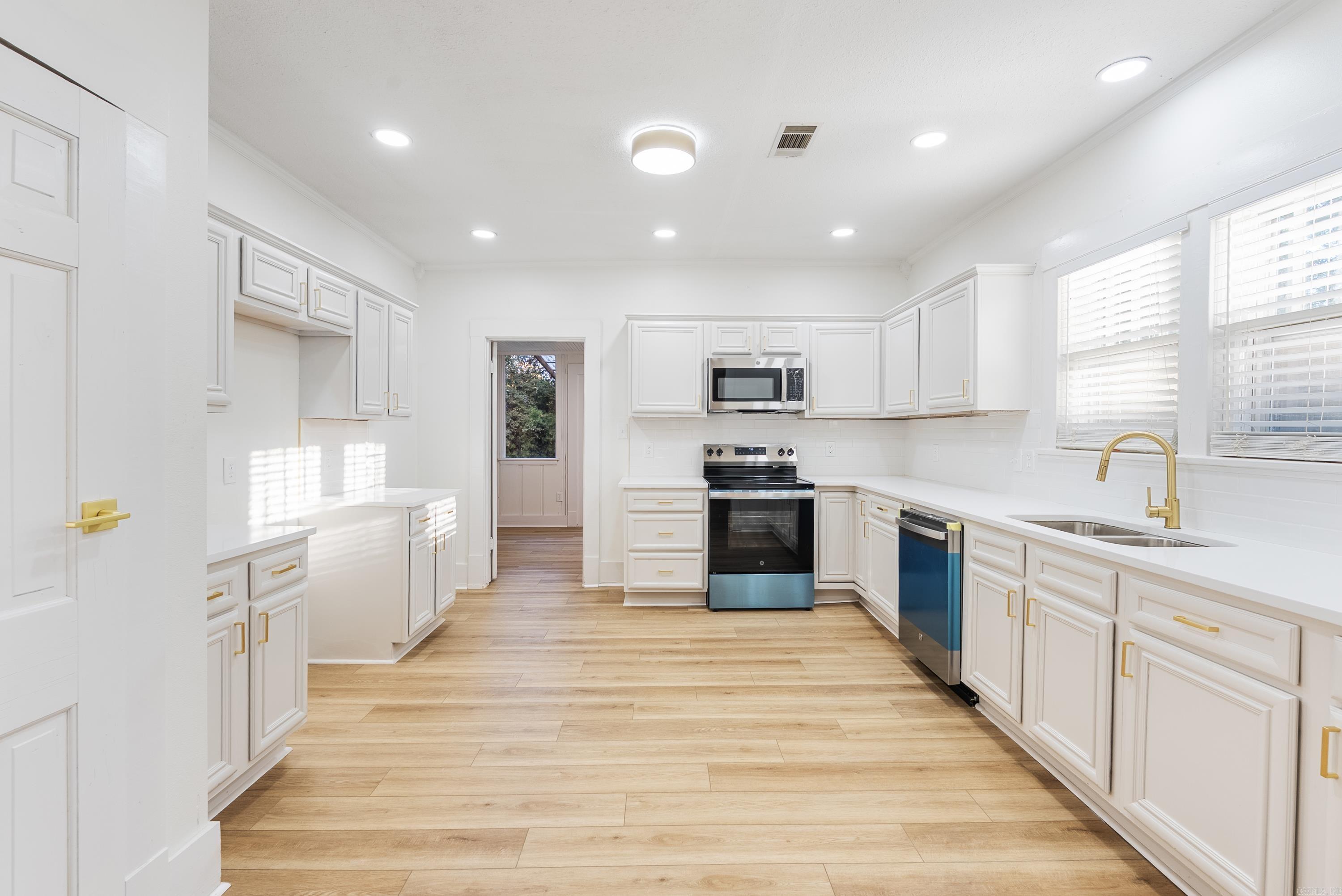 1712 Simms  Conway, AR