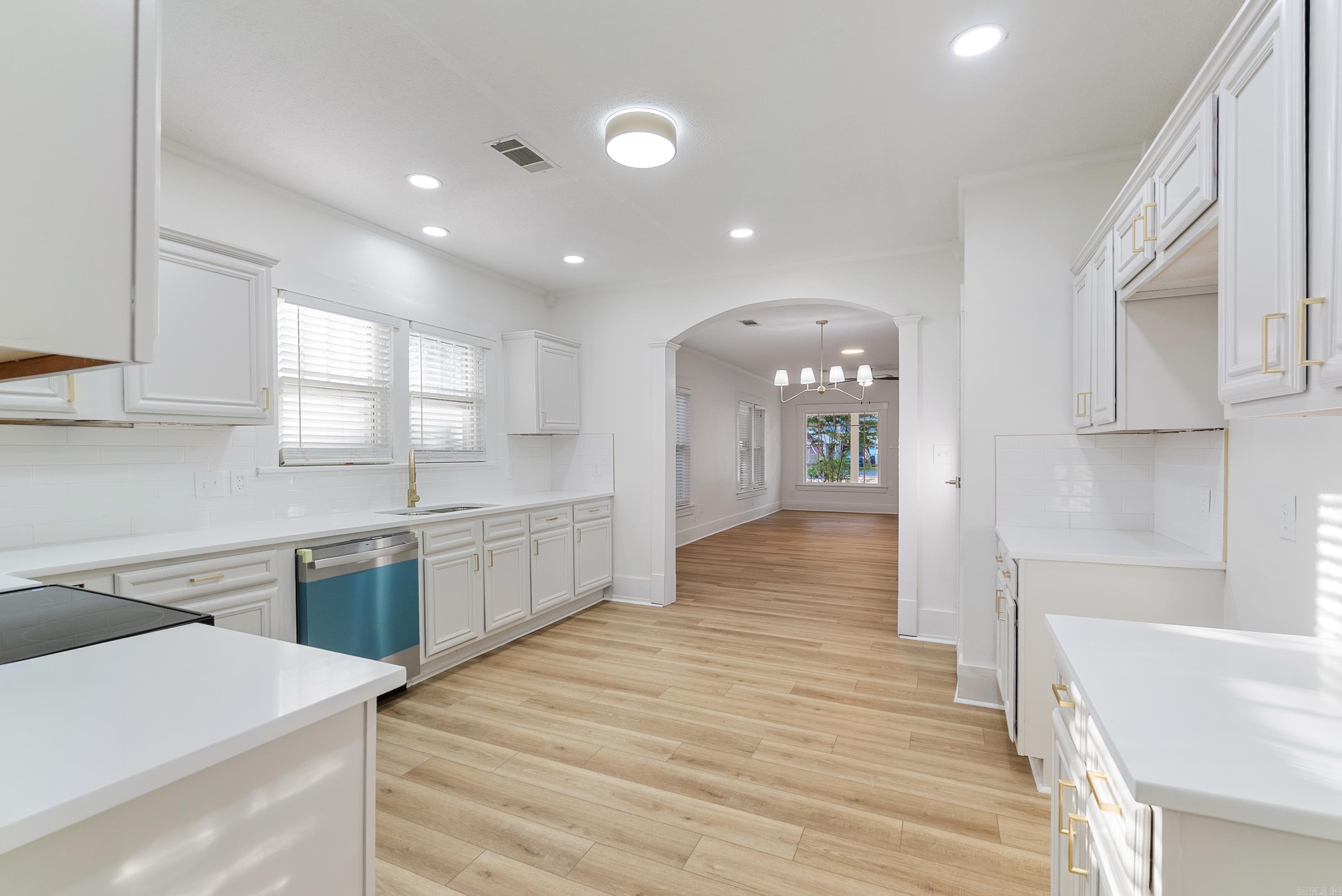 1712 Simms  Conway, AR